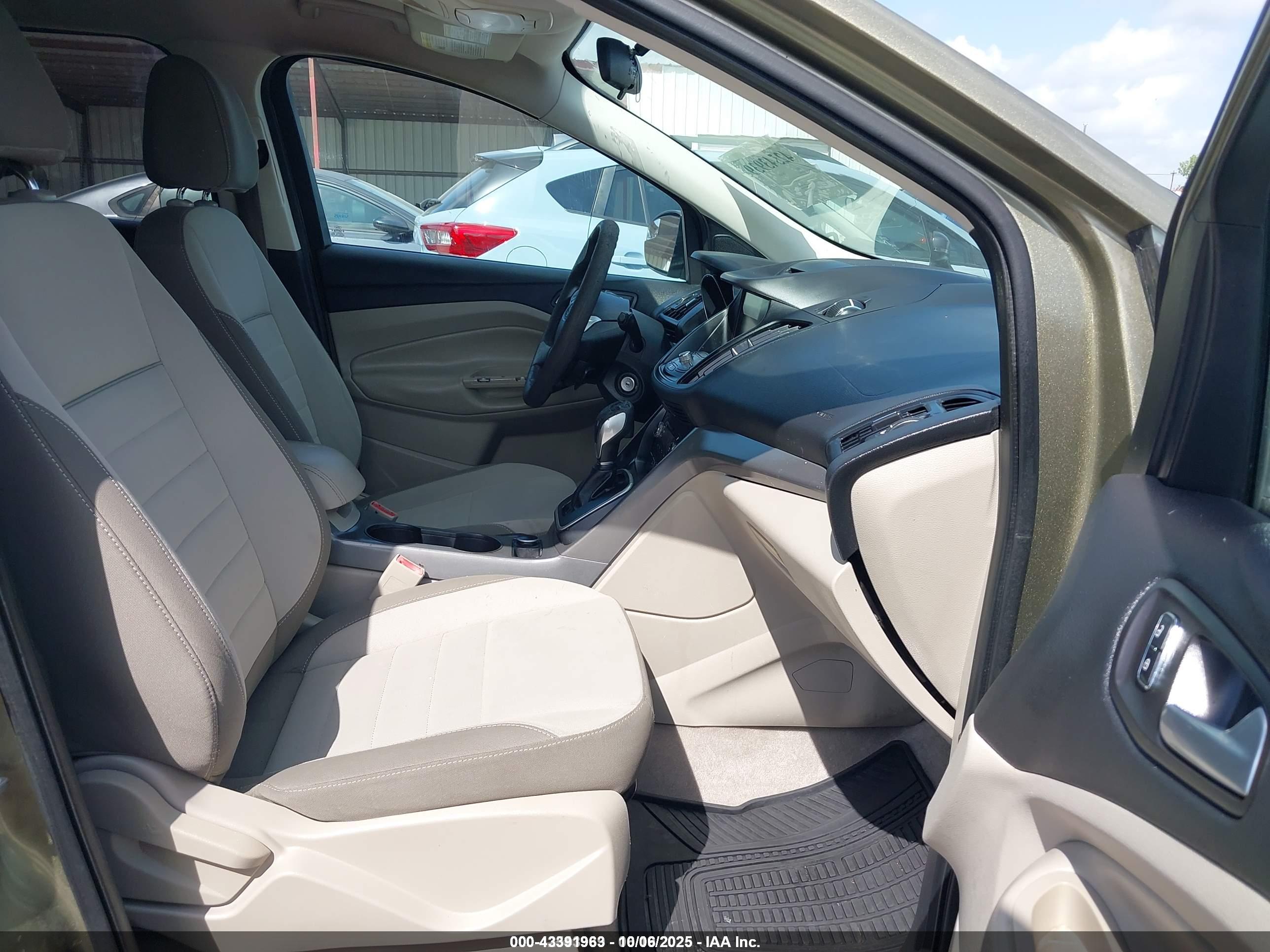 FORD ESCAPE image 5