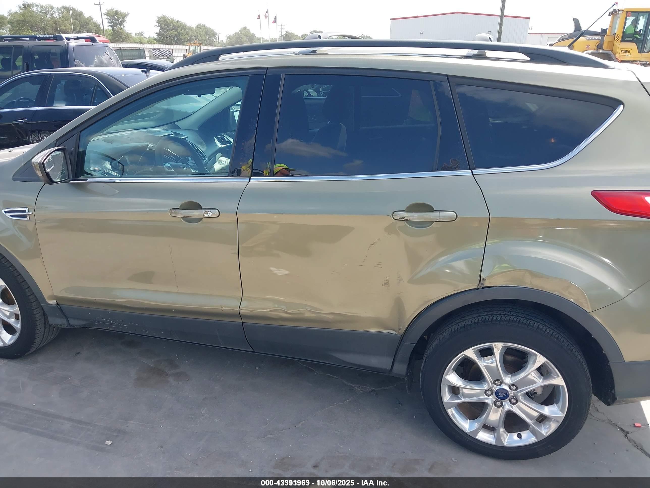 FORD ESCAPE image 6