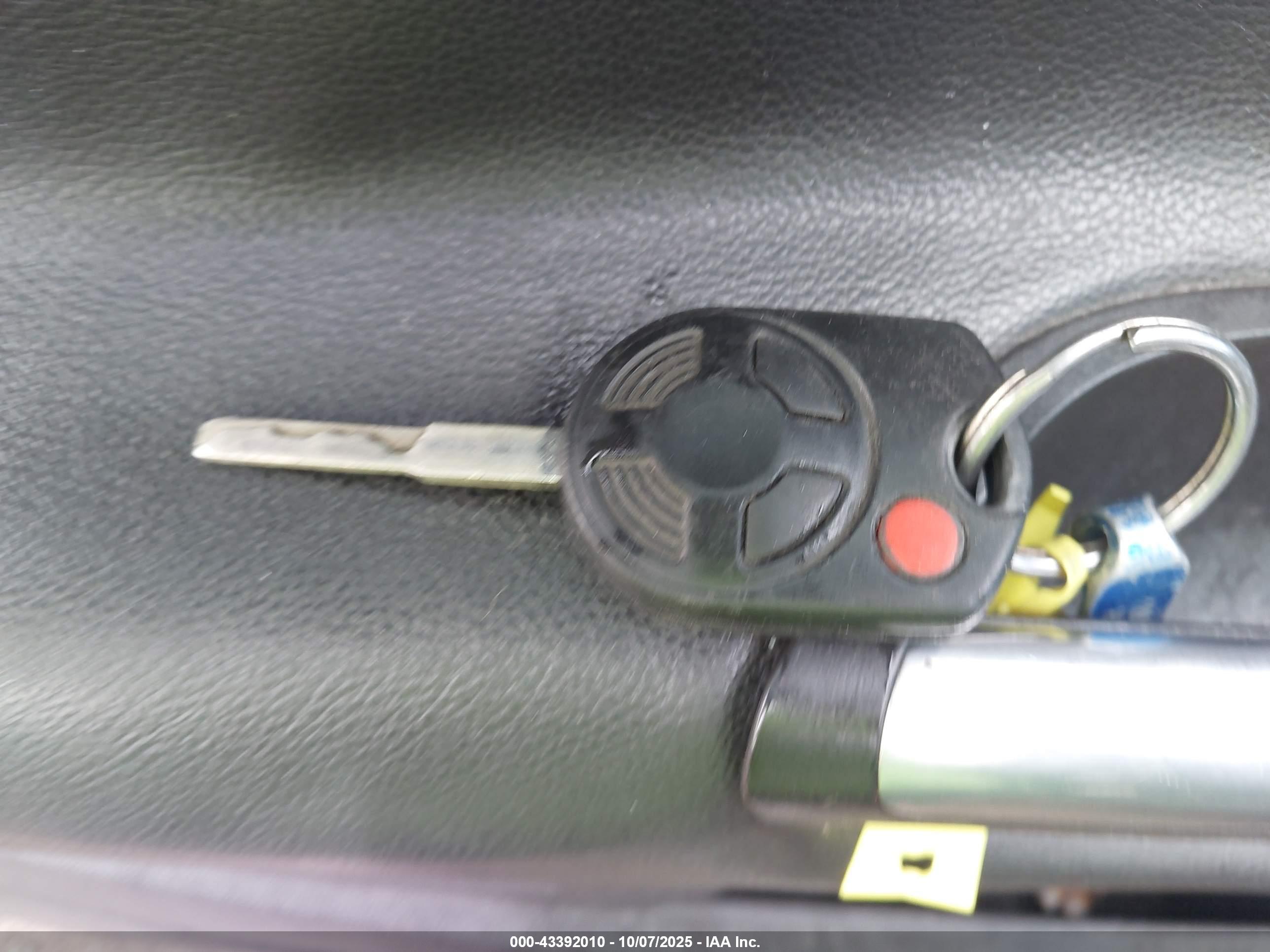 FORD ESCAPE image 11