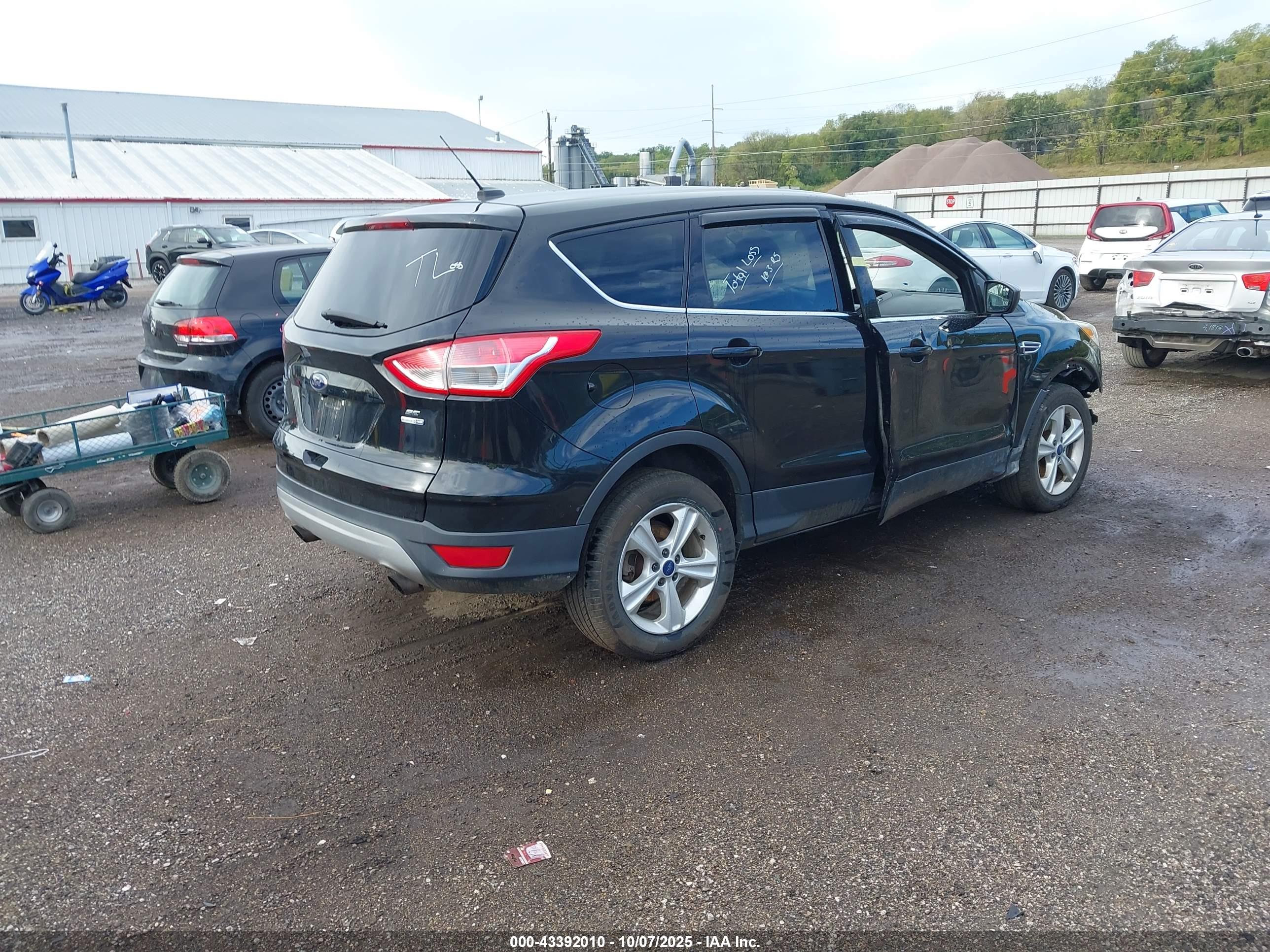 FORD ESCAPE image 4