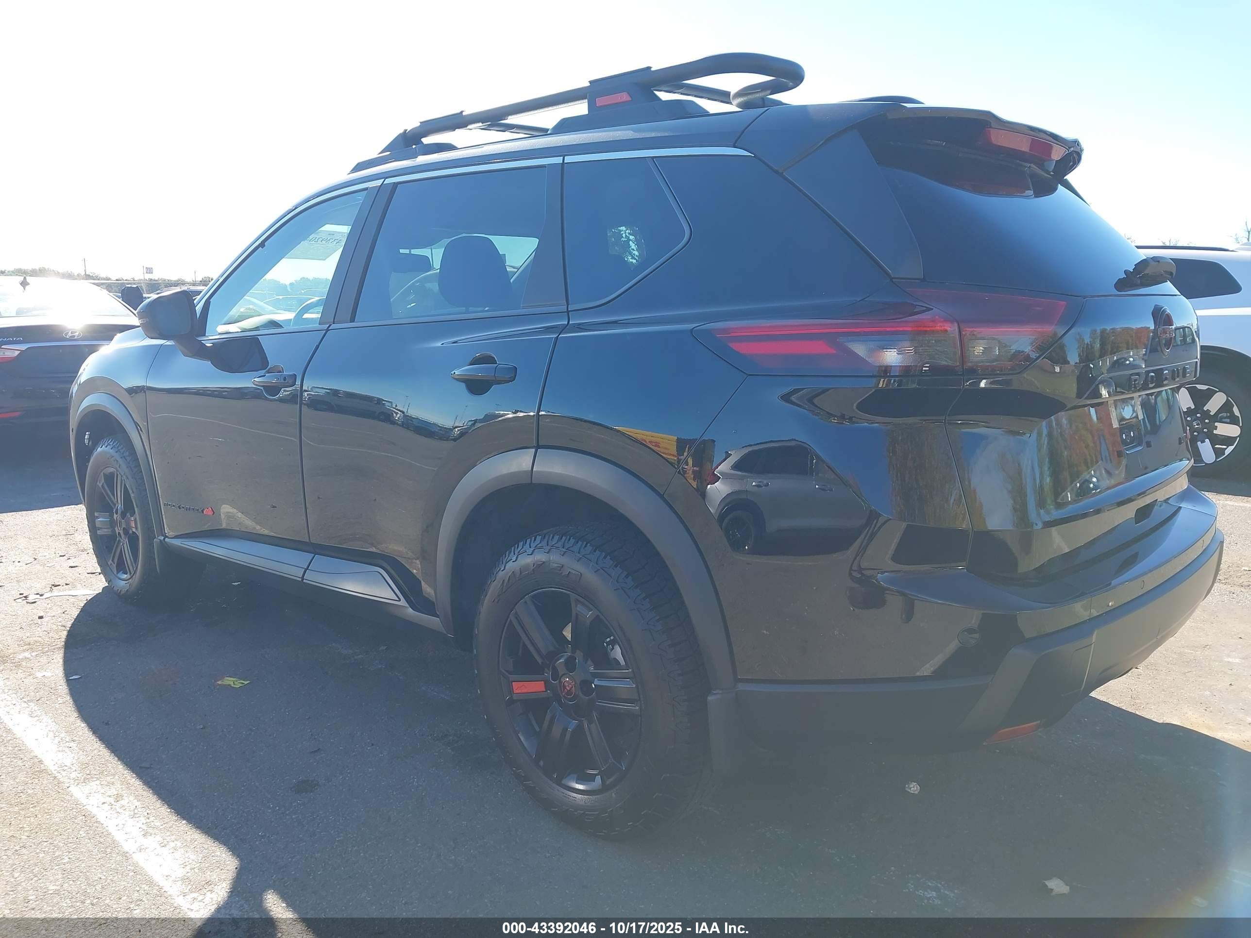 NISSAN ROGUE image 3