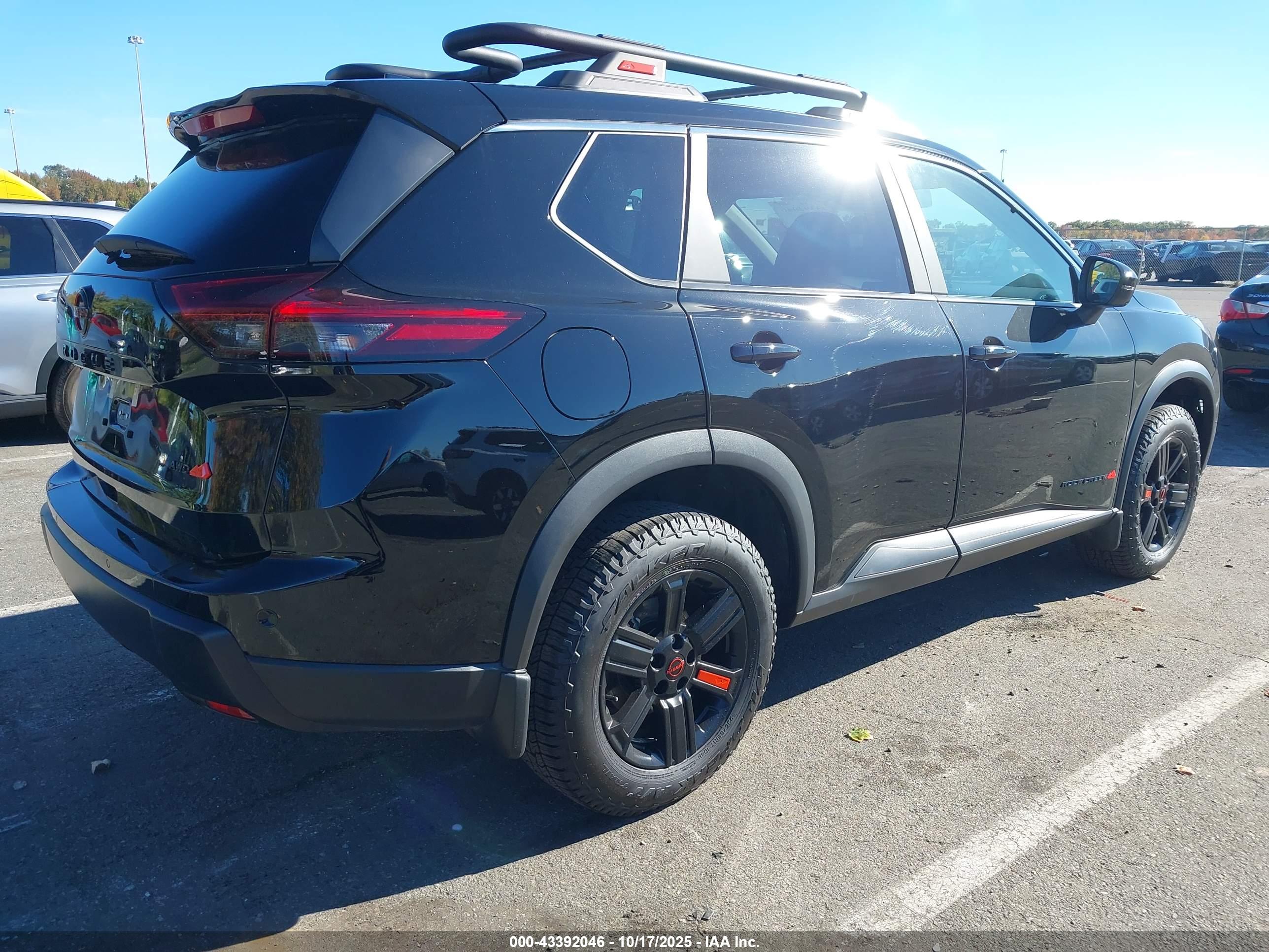 NISSAN ROGUE image 4