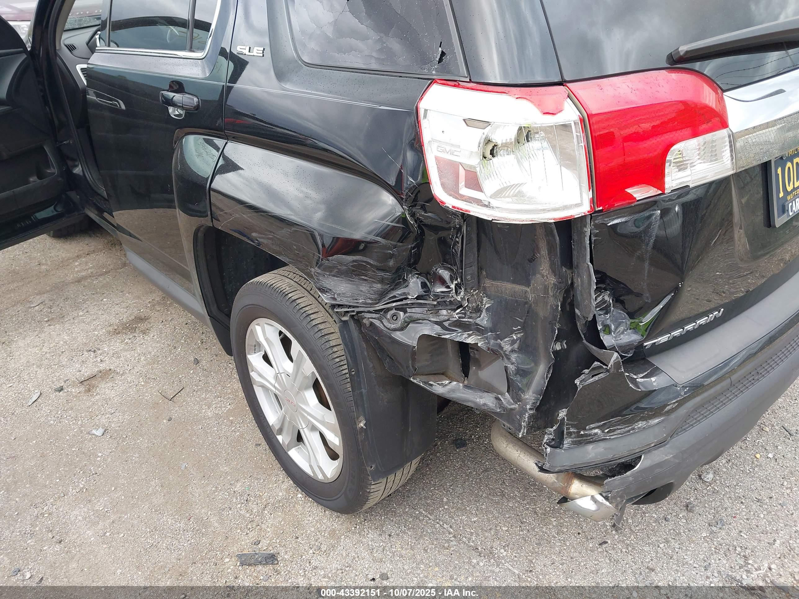GMC TERRAIN image 6