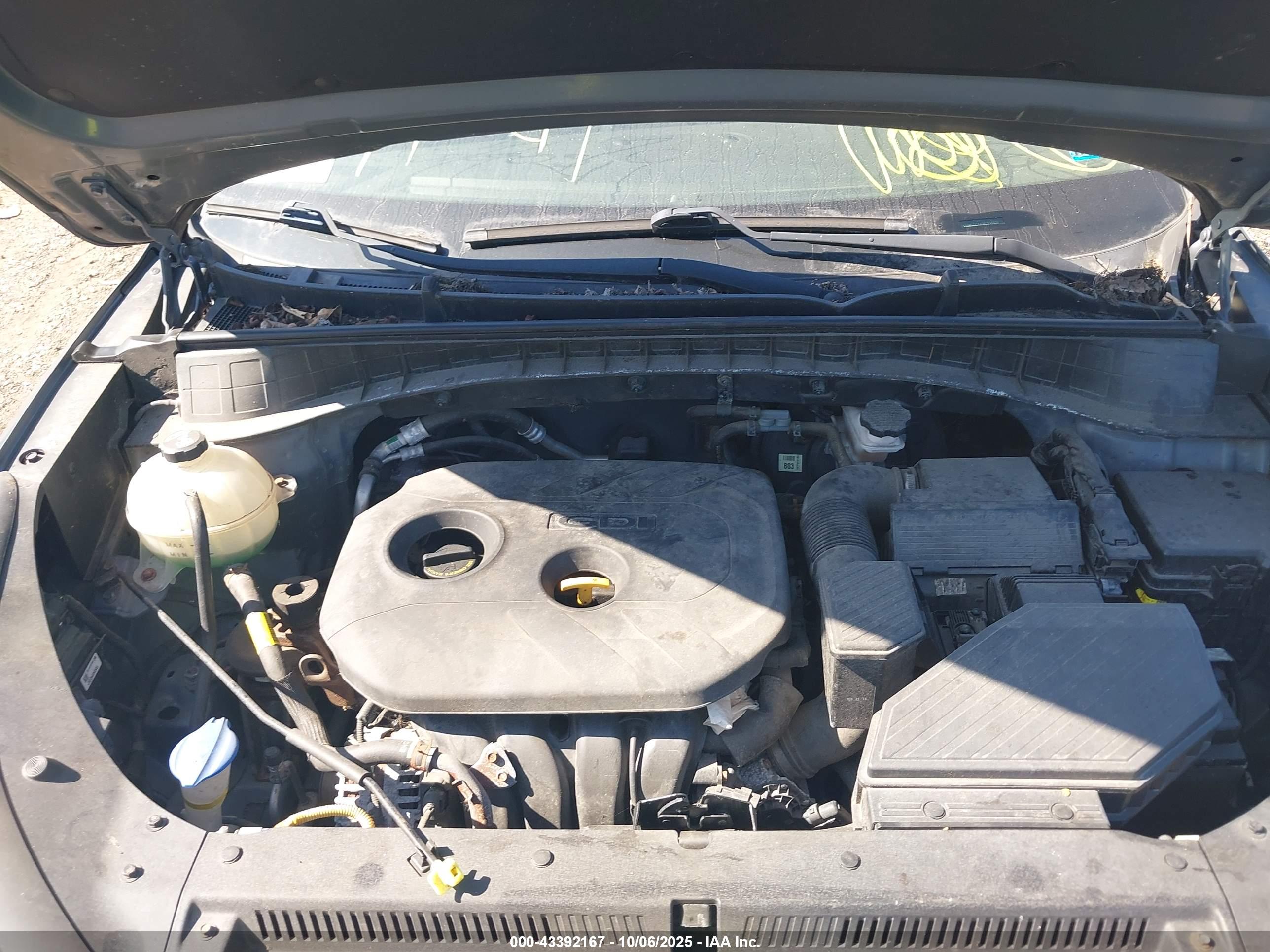 HYUNDAI TUCSON image 10