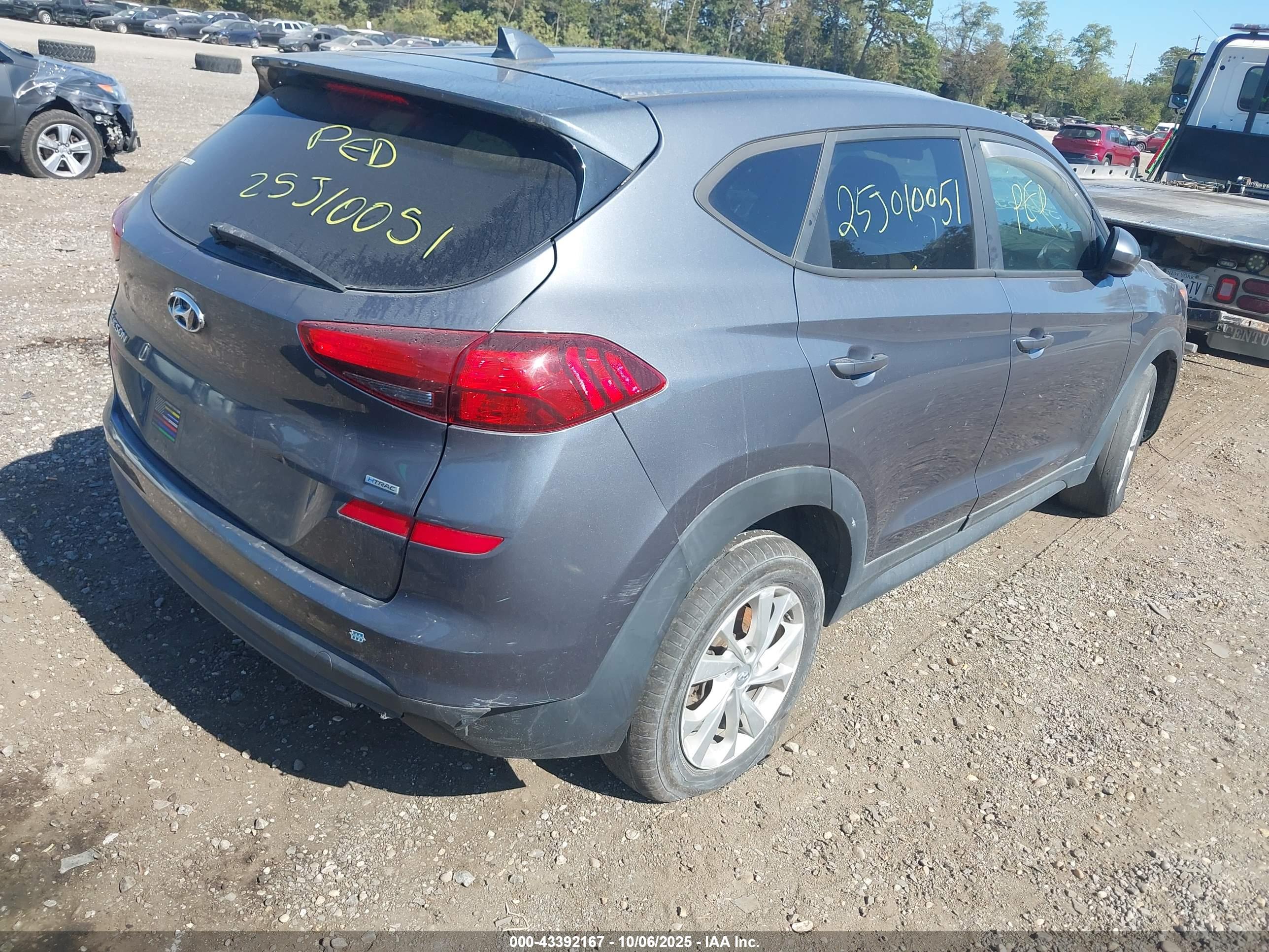 HYUNDAI TUCSON image 4