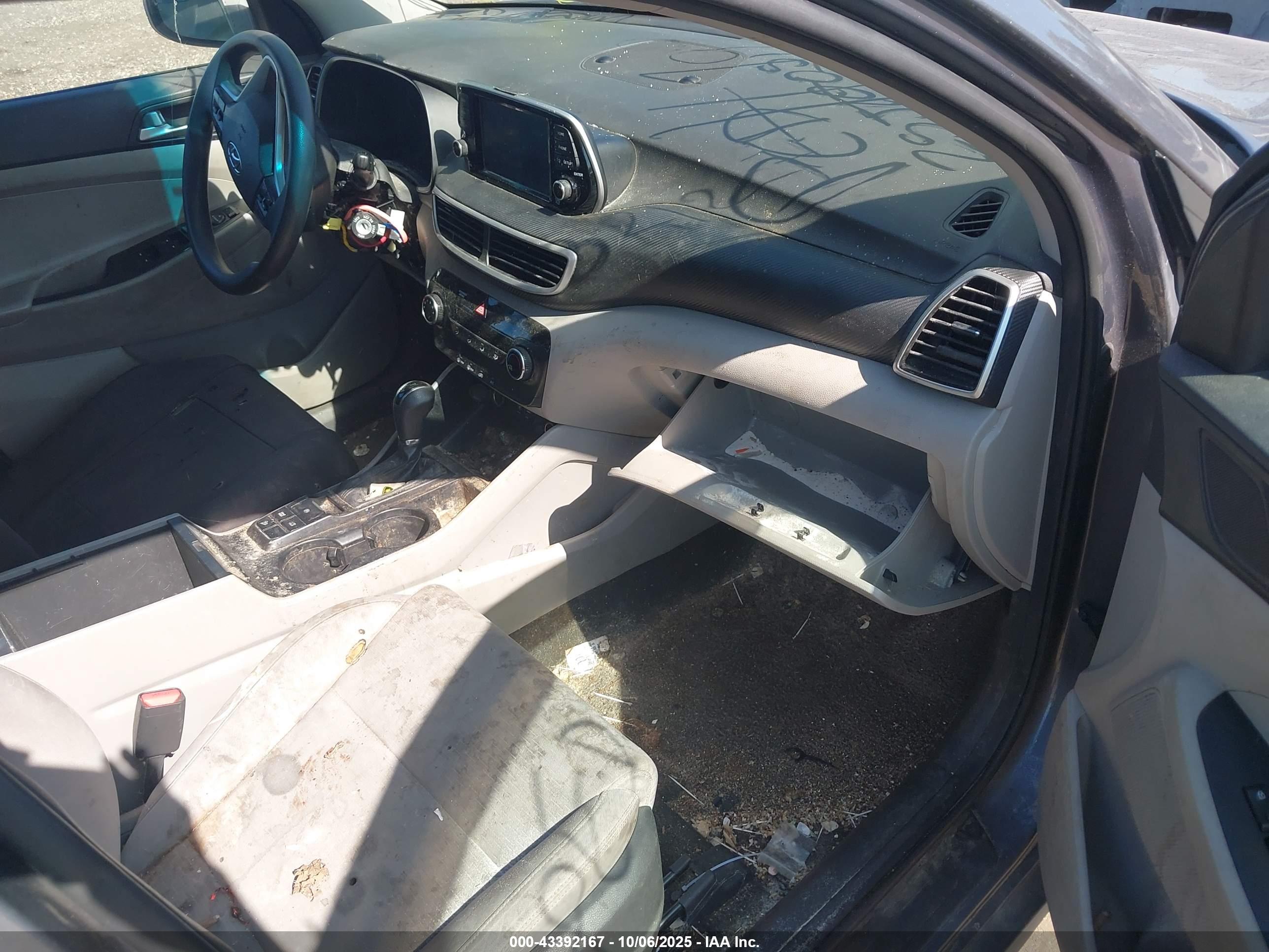 HYUNDAI TUCSON image 5