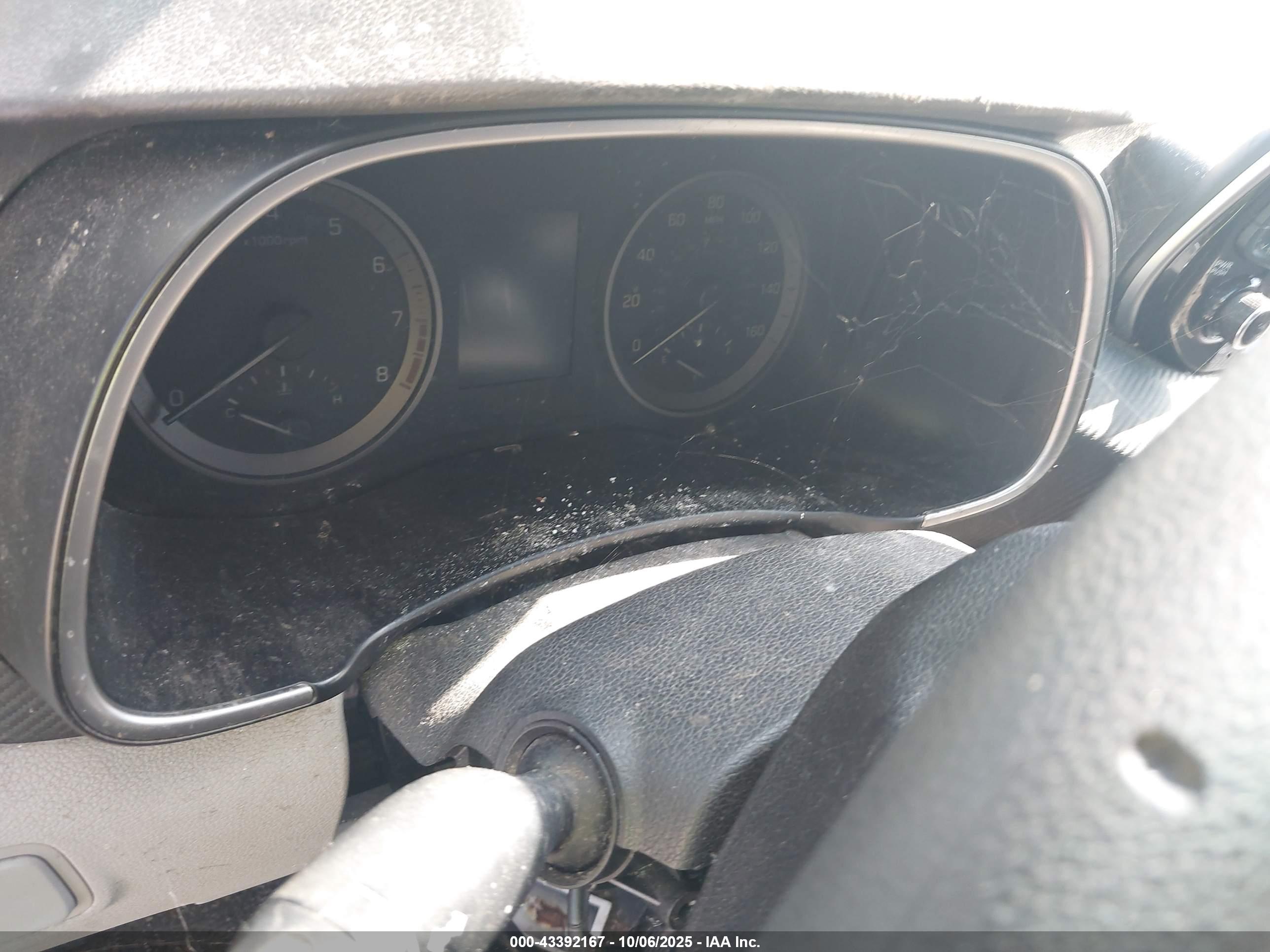 HYUNDAI TUCSON image 7