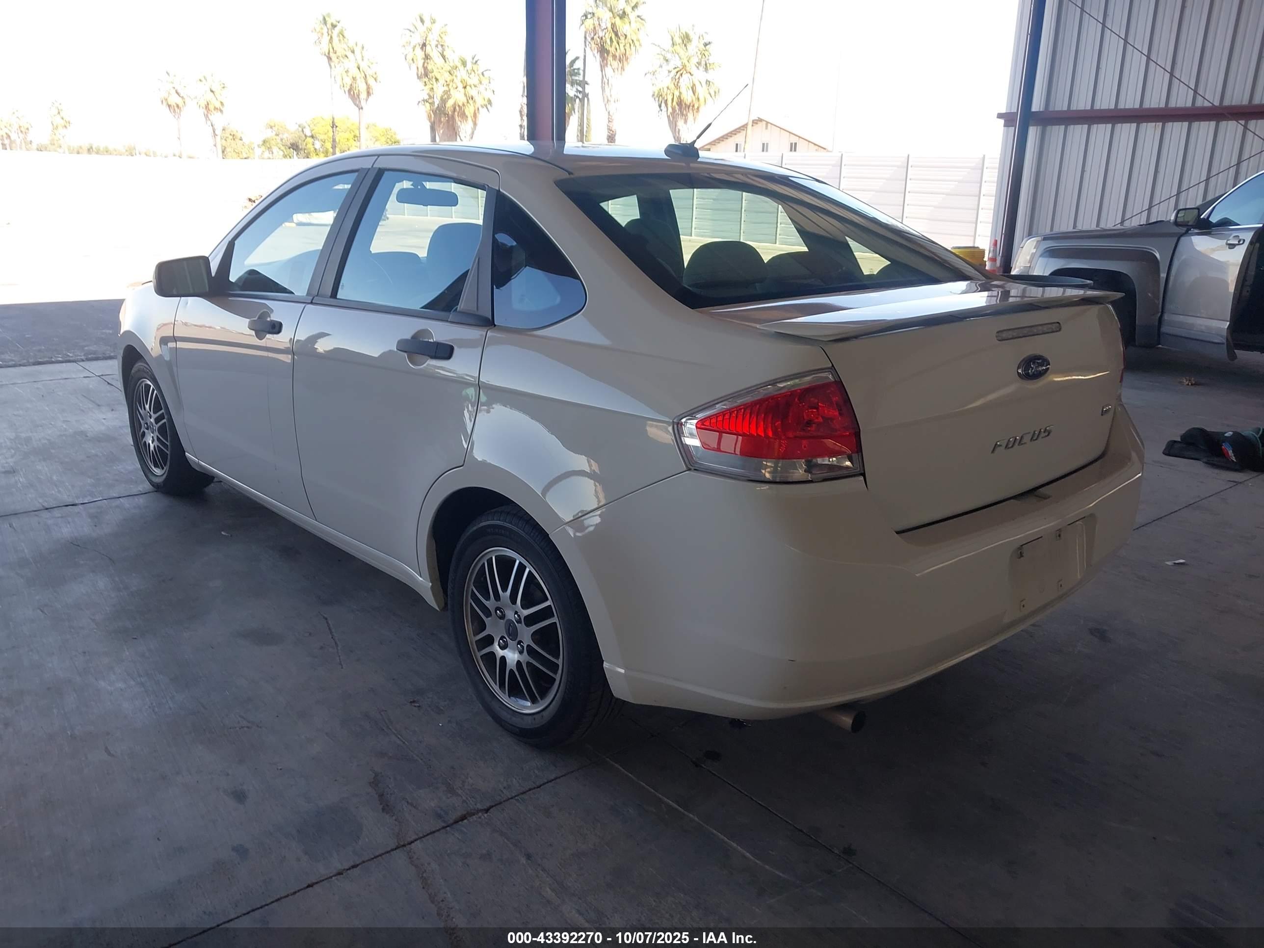 FORD FOCUS image 3