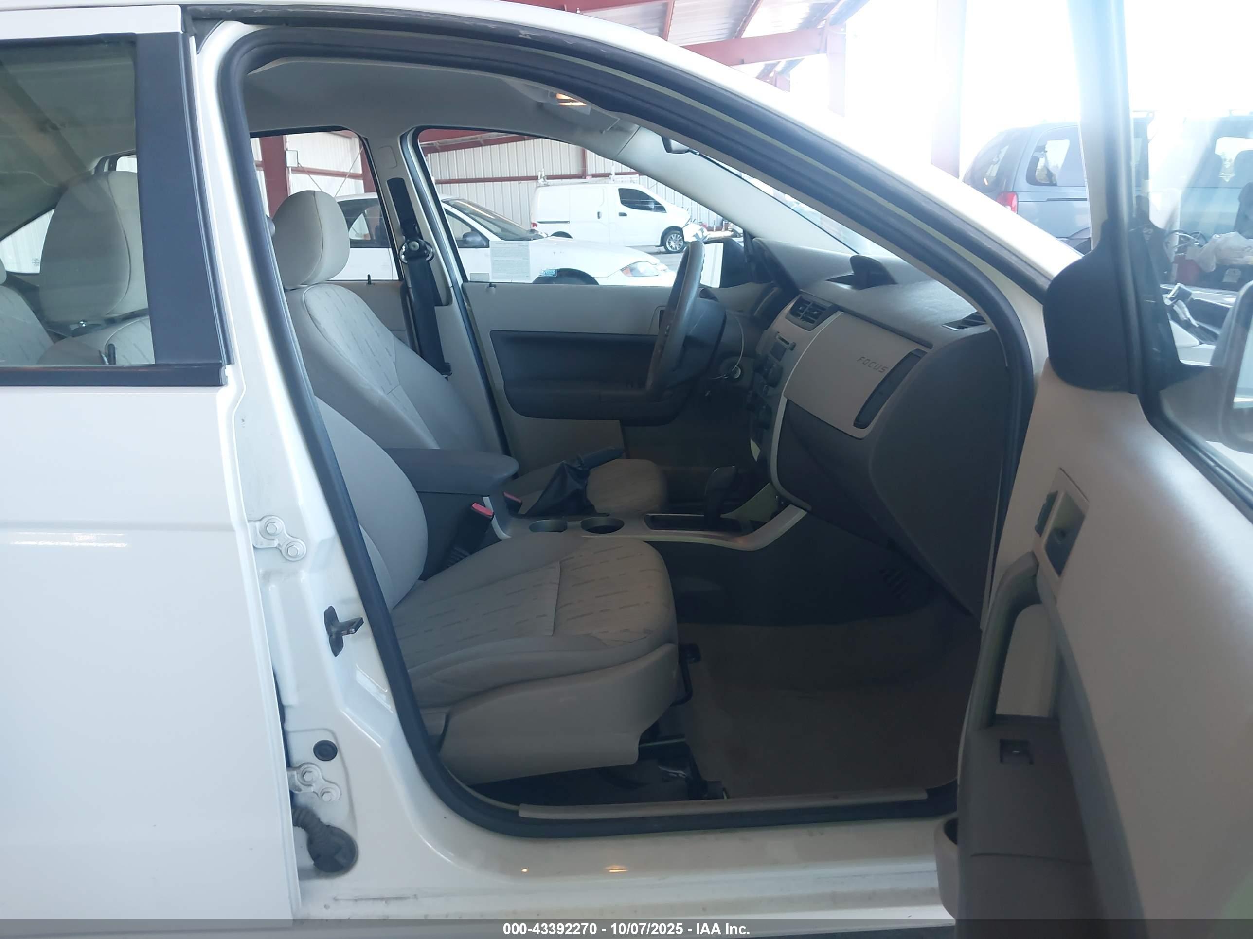 FORD FOCUS image 5