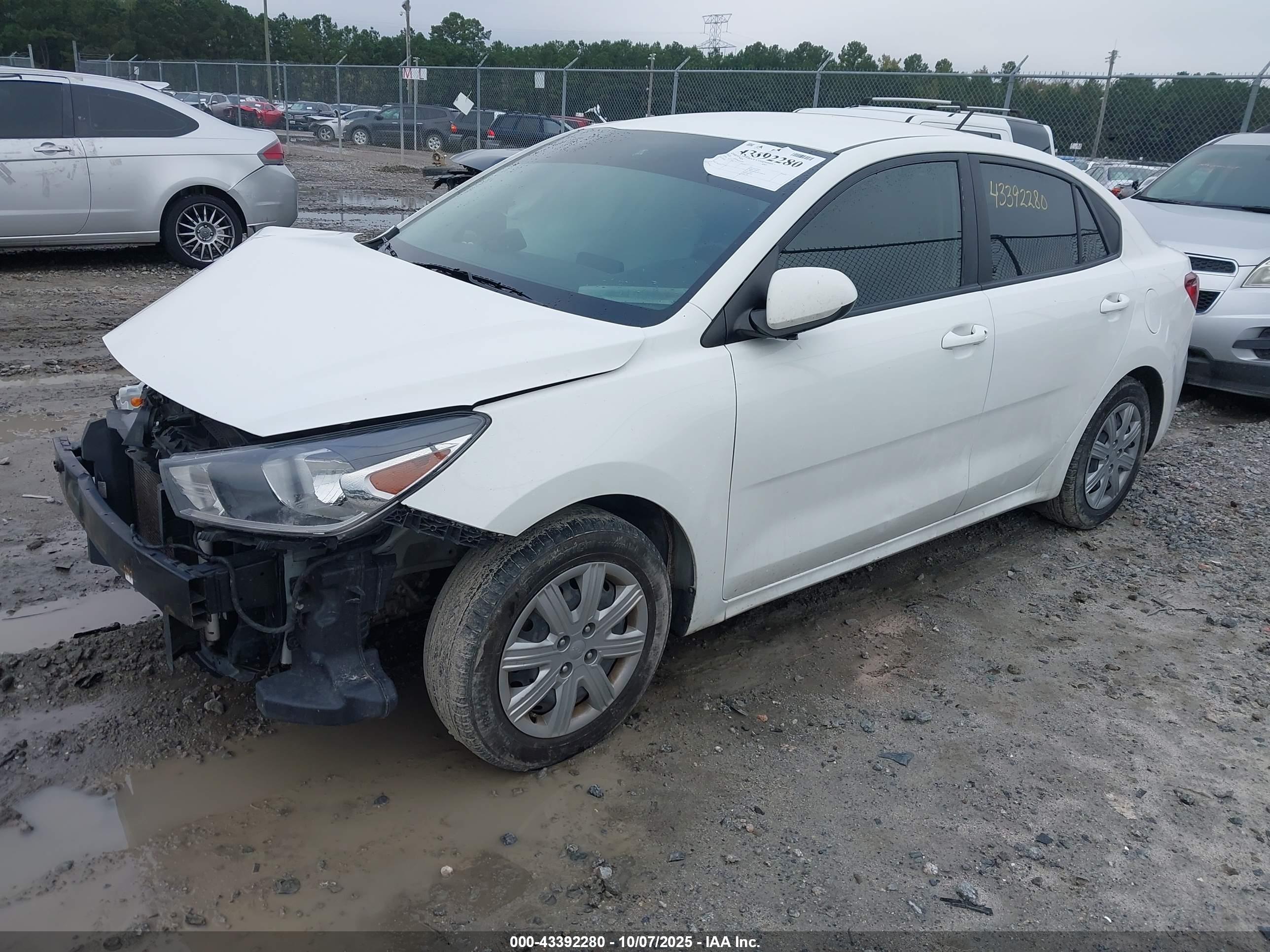 KIA RIO image 2