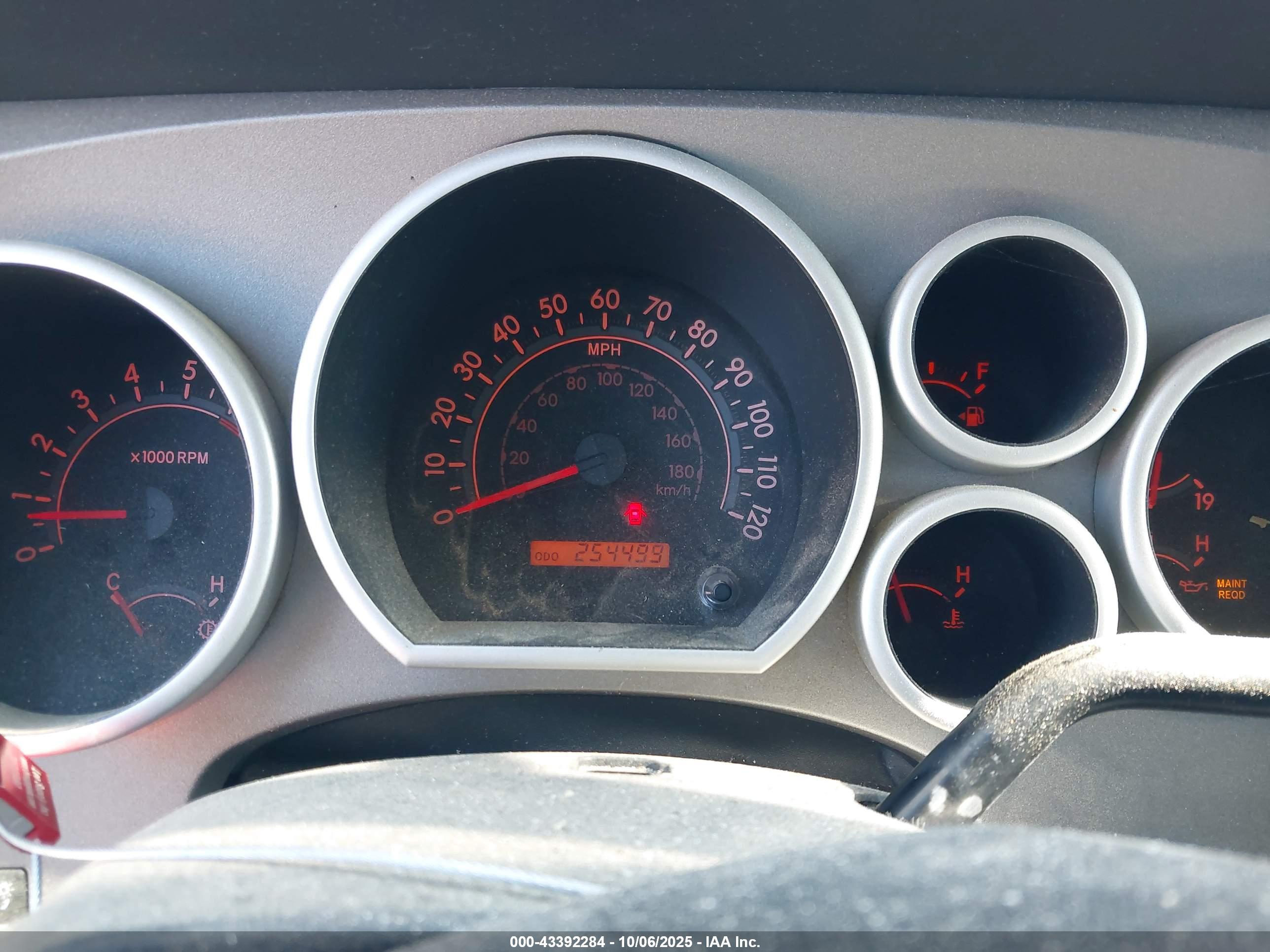 TOYOTA TUNDRA image 7