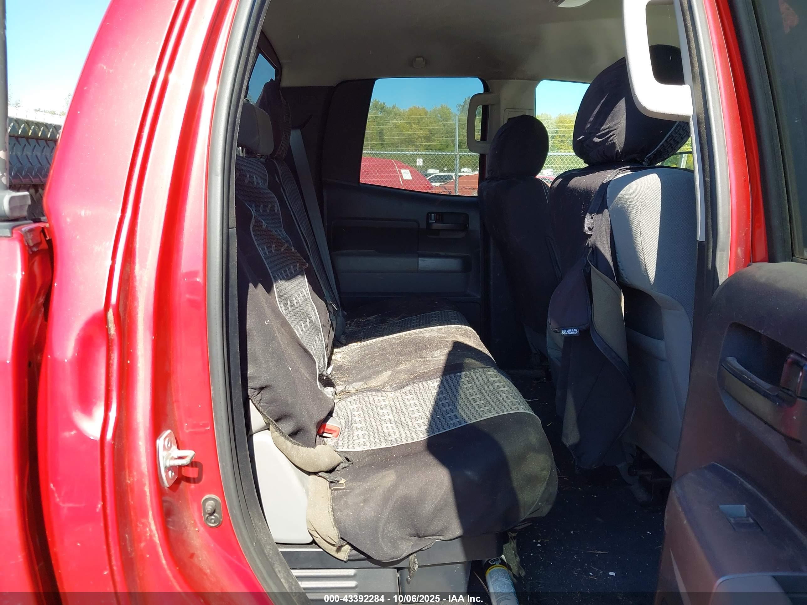 TOYOTA TUNDRA image 8