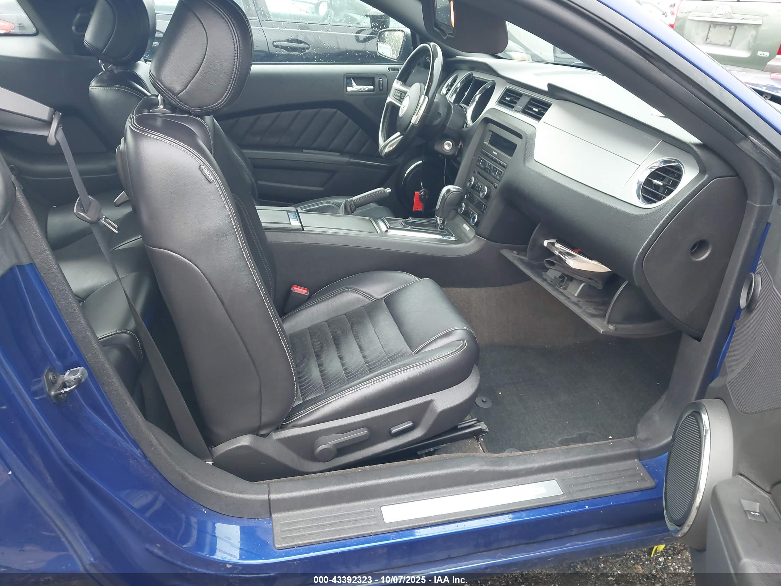 FORD MUSTANG image 5