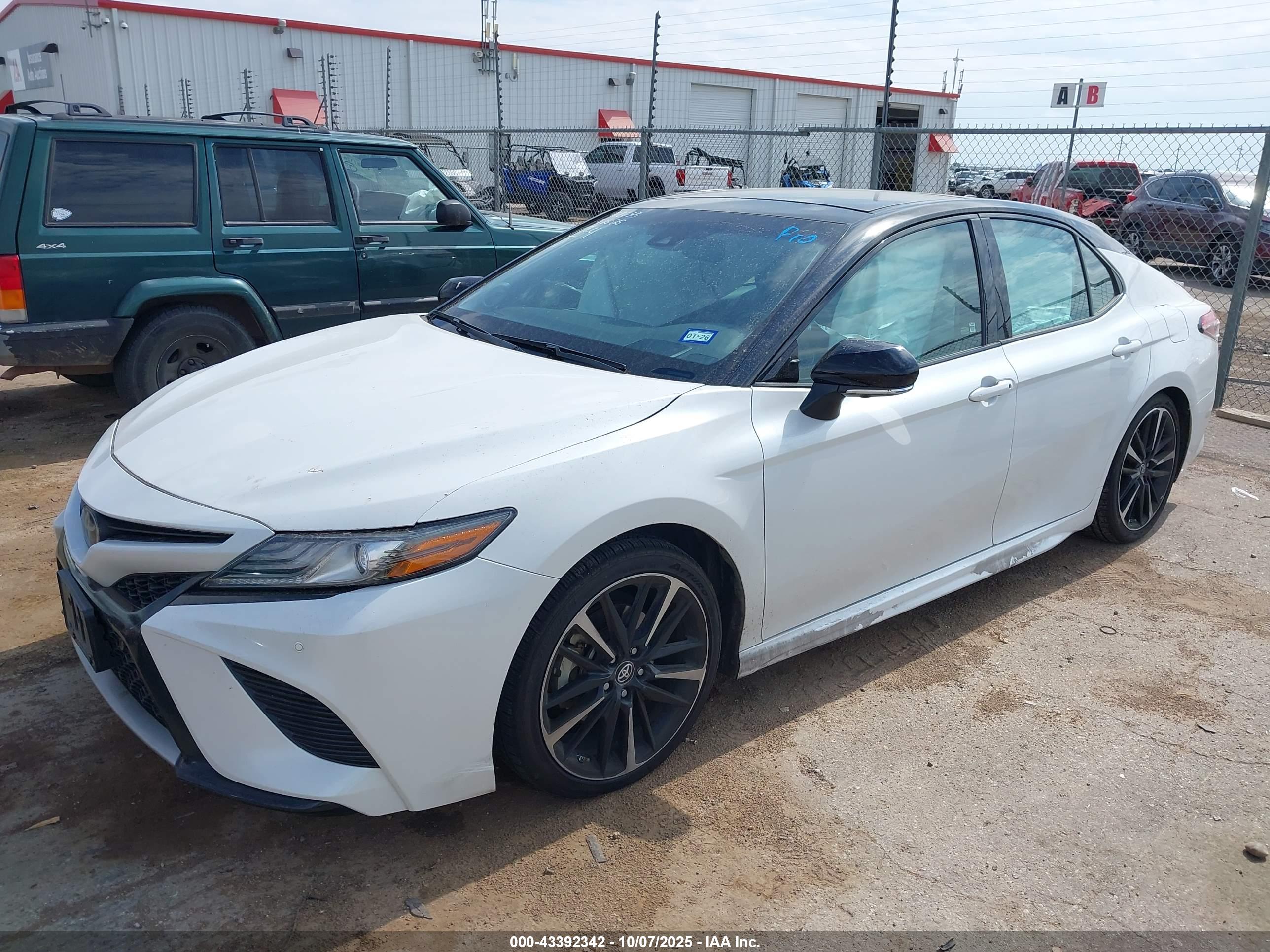 TOYOTA CAMRY image 2