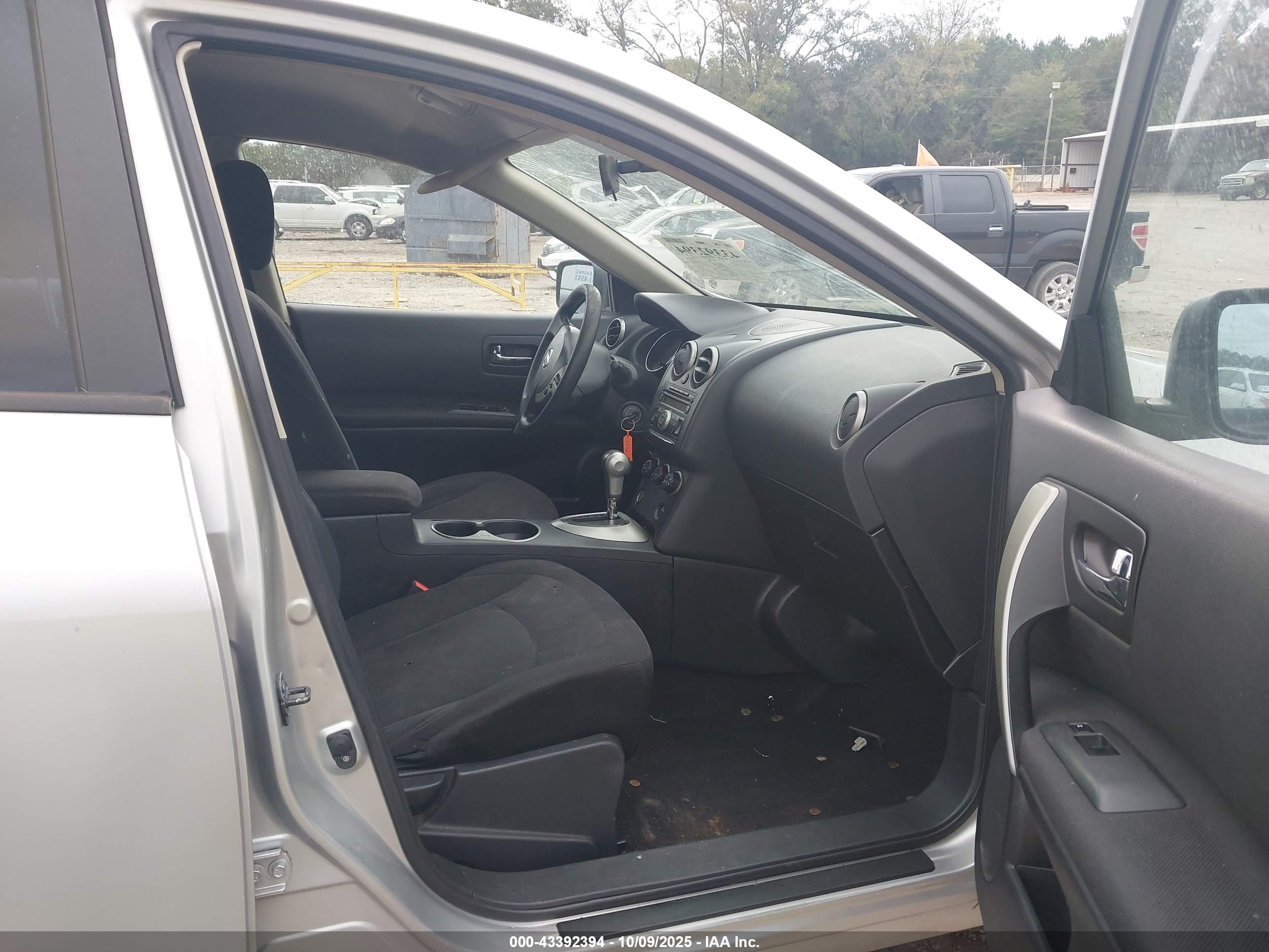 NISSAN ROGUE image 5