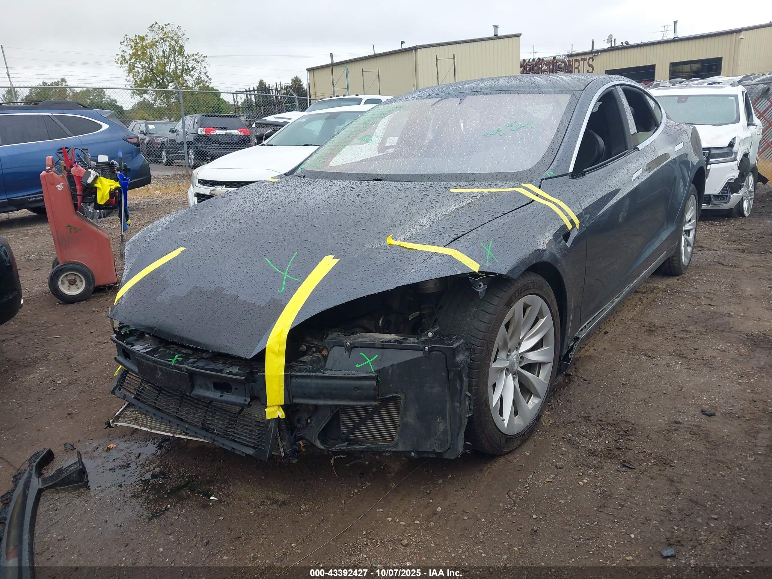 TESLA MODEL image 2