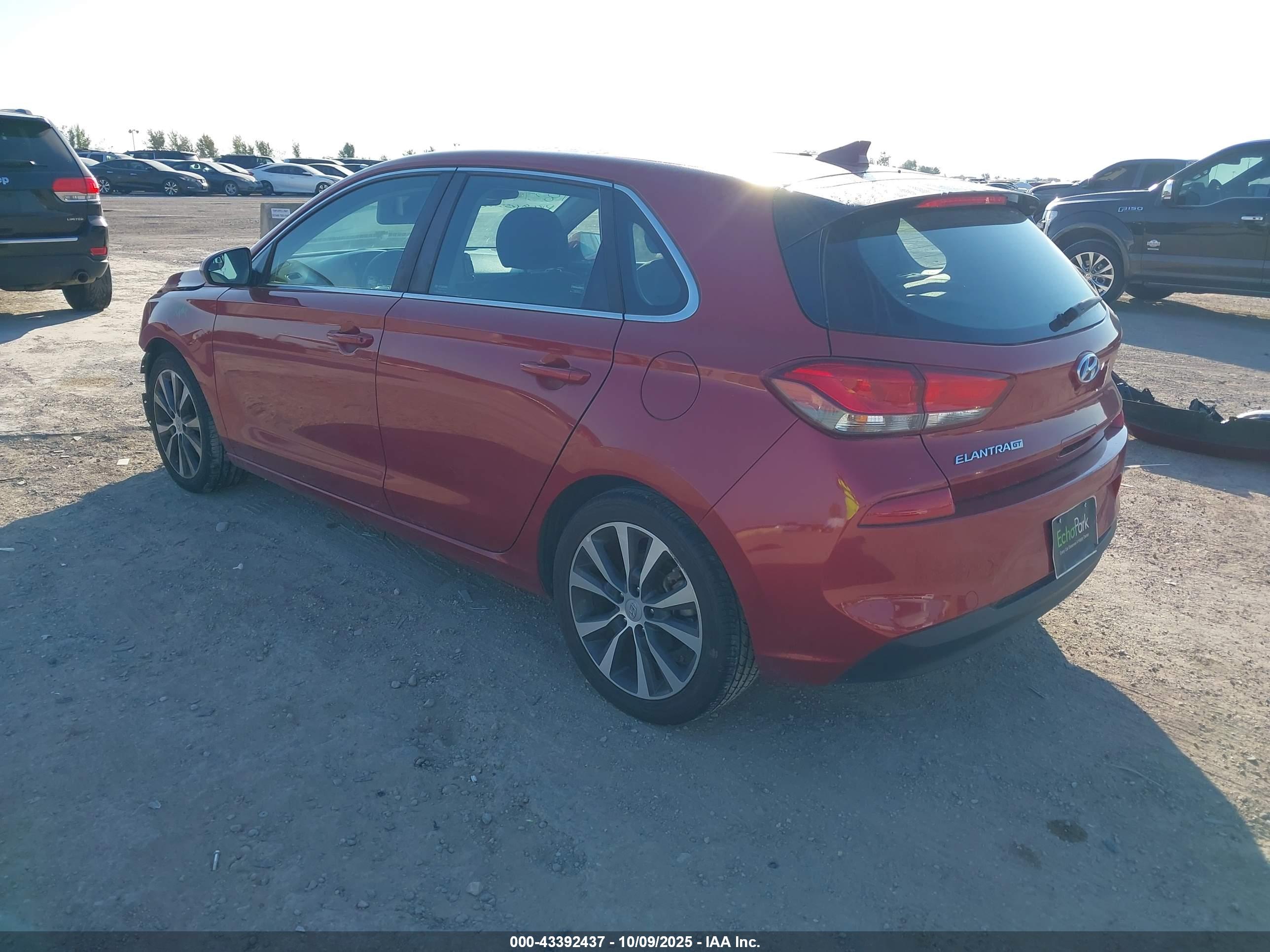 HYUNDAI ELANTRA image 3