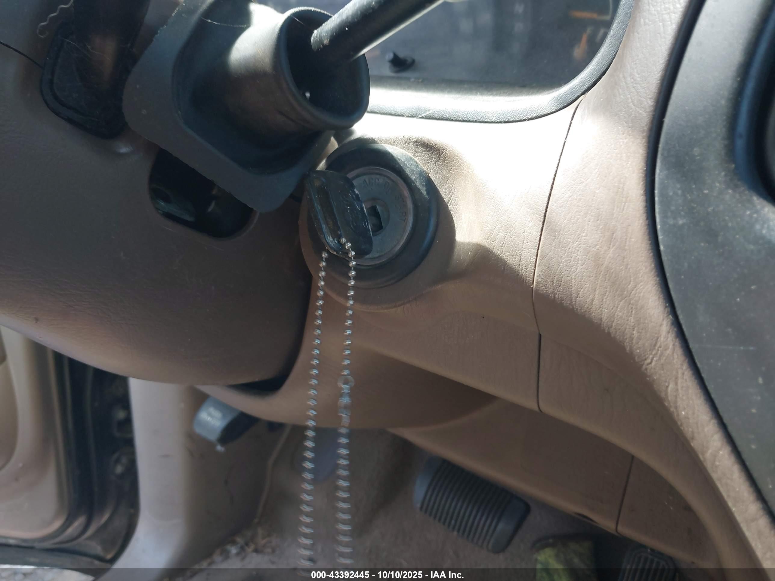 TOYOTA TUNDRA image 11