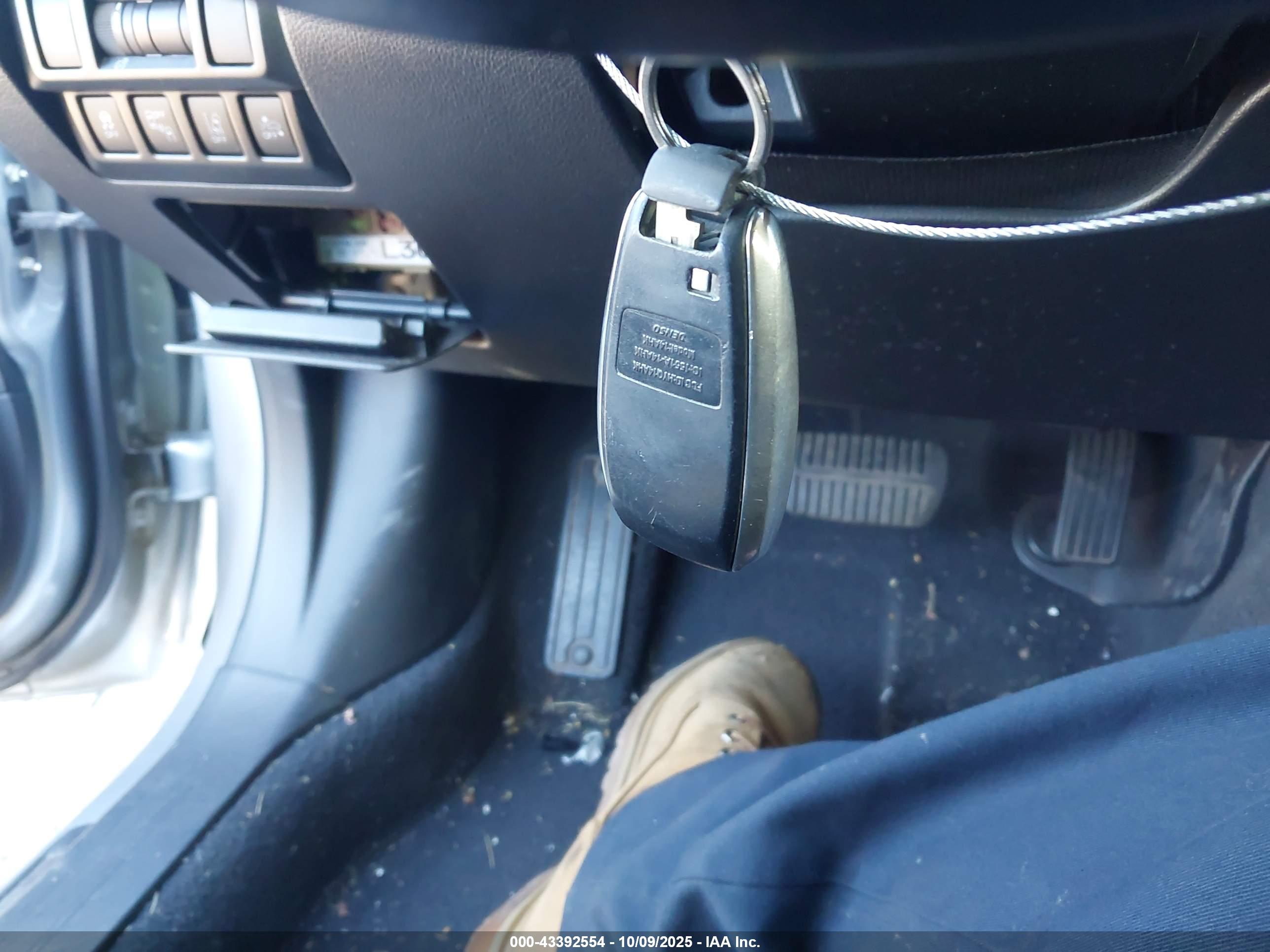 SUBARU LEGACY image 11