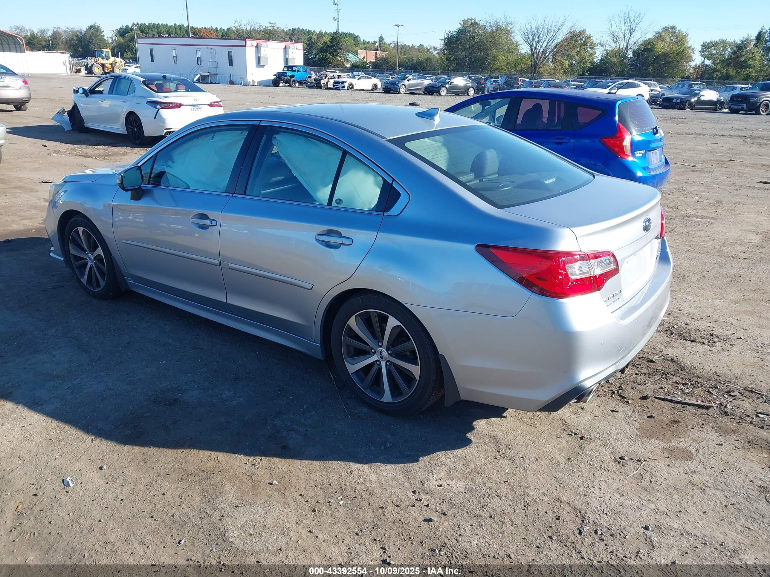 SUBARU LEGACY image 3