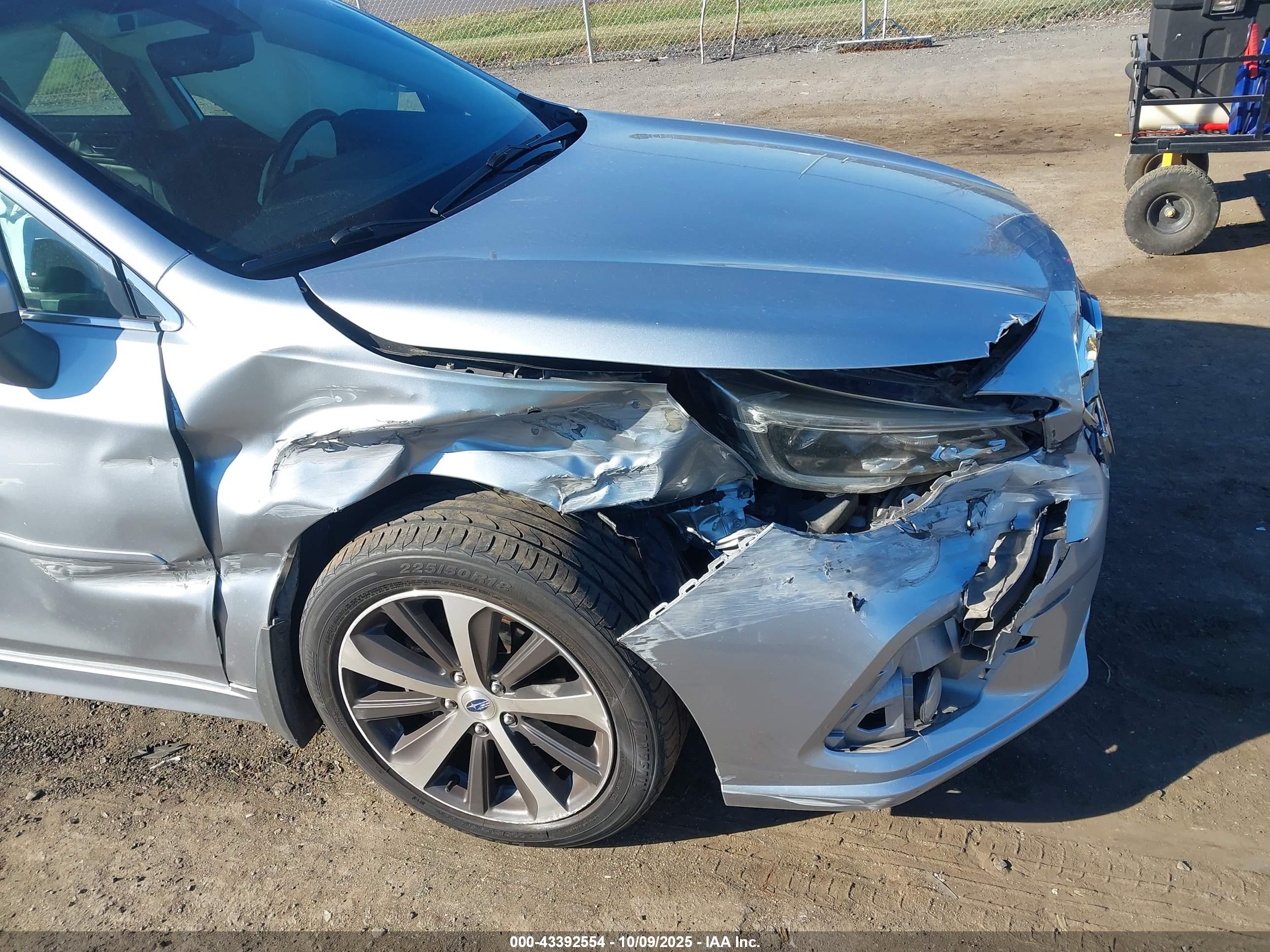 SUBARU LEGACY image 6