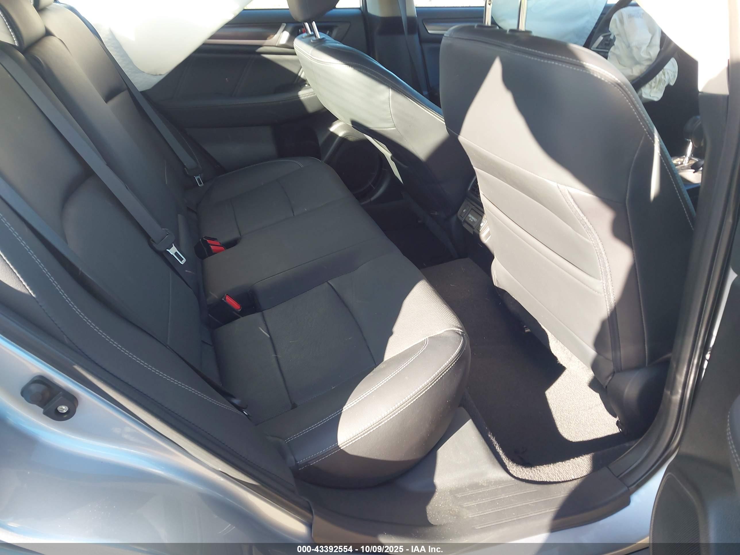 SUBARU LEGACY image 8
