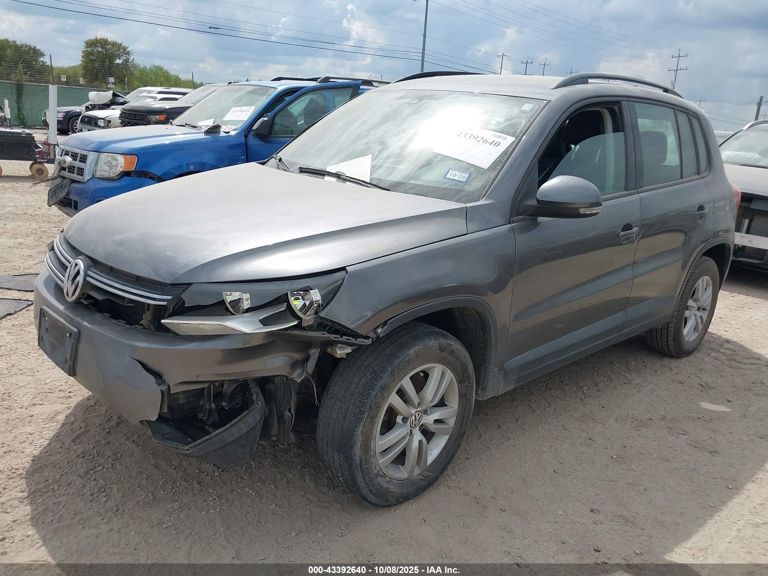 VOLKSWAGEN TIGUAN image 2