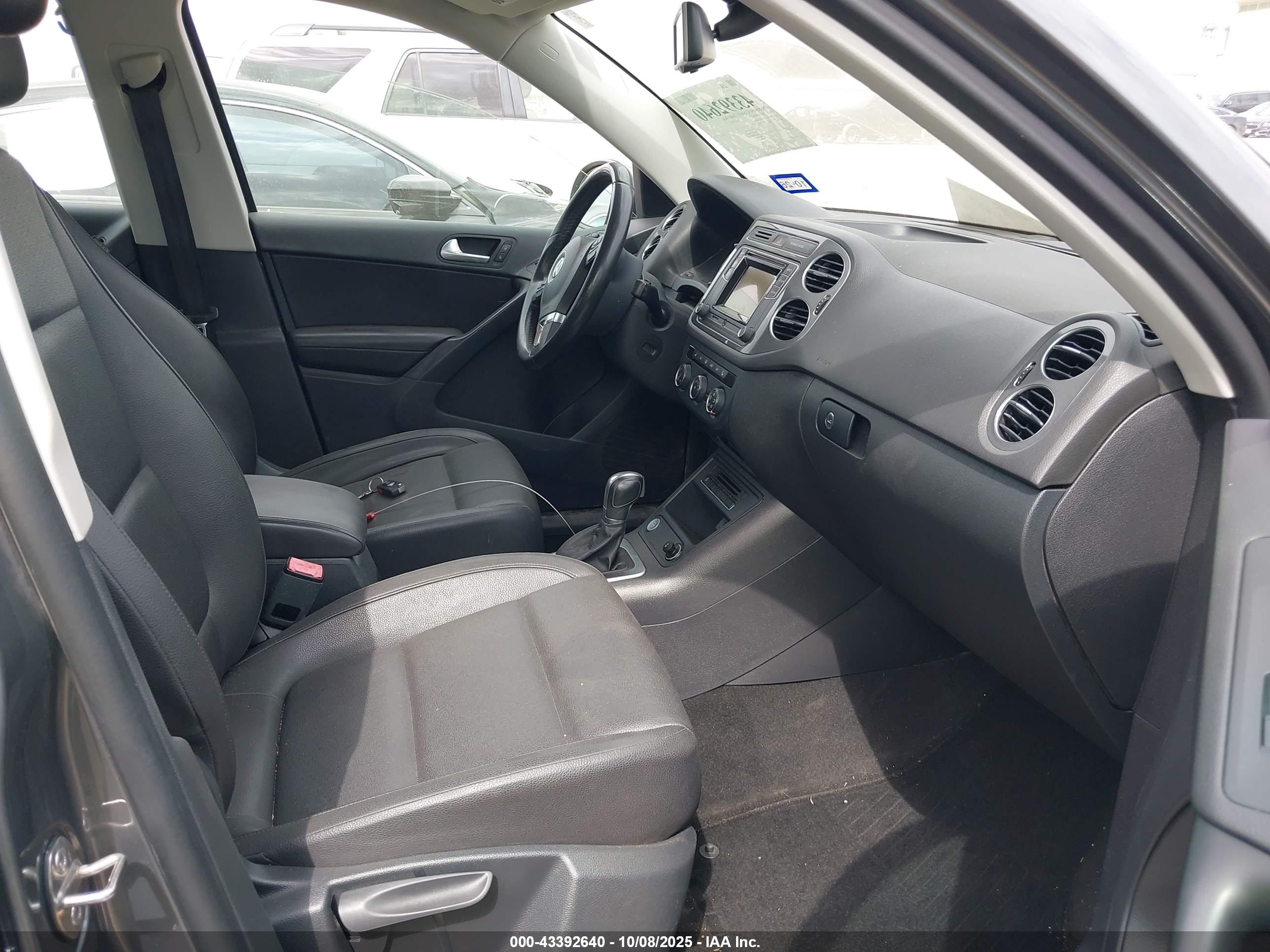 VOLKSWAGEN TIGUAN image 5