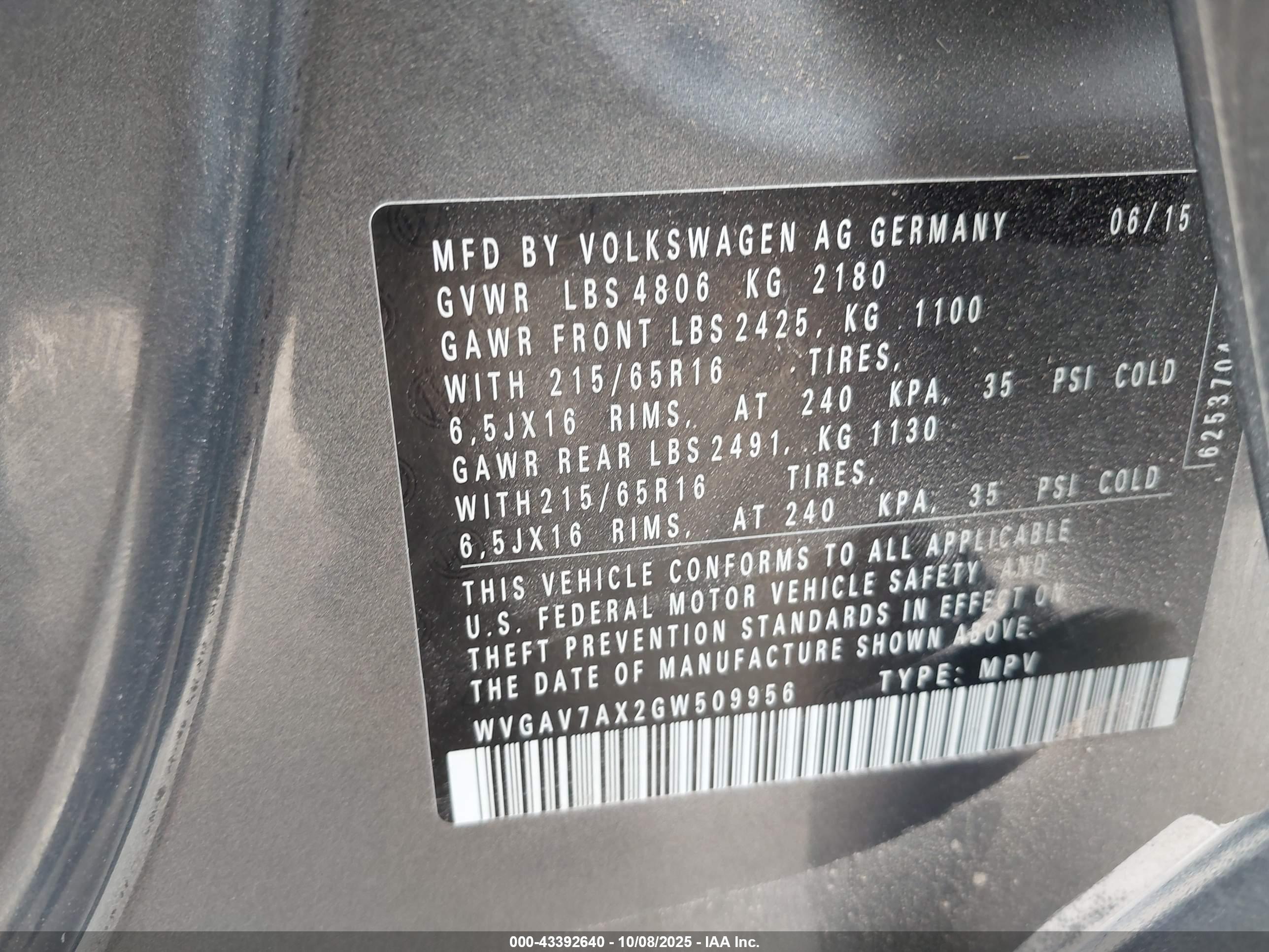 VOLKSWAGEN TIGUAN image 9