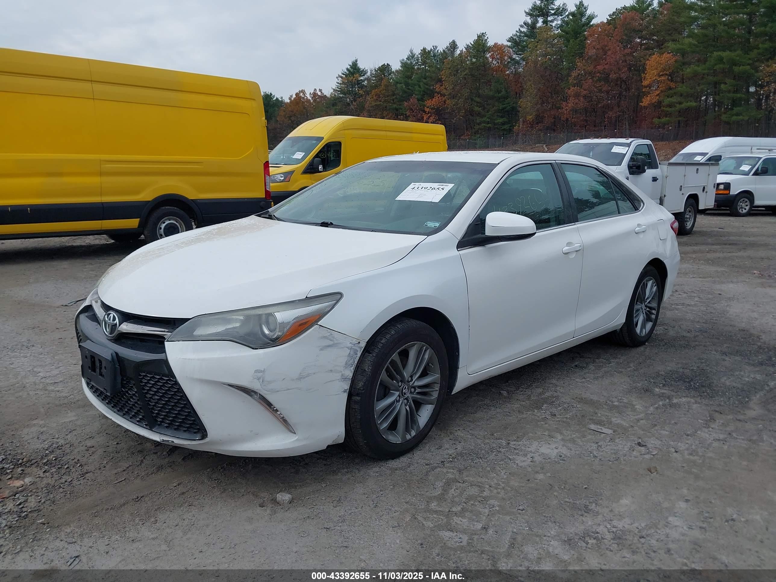 TOYOTA CAMRY image 2
