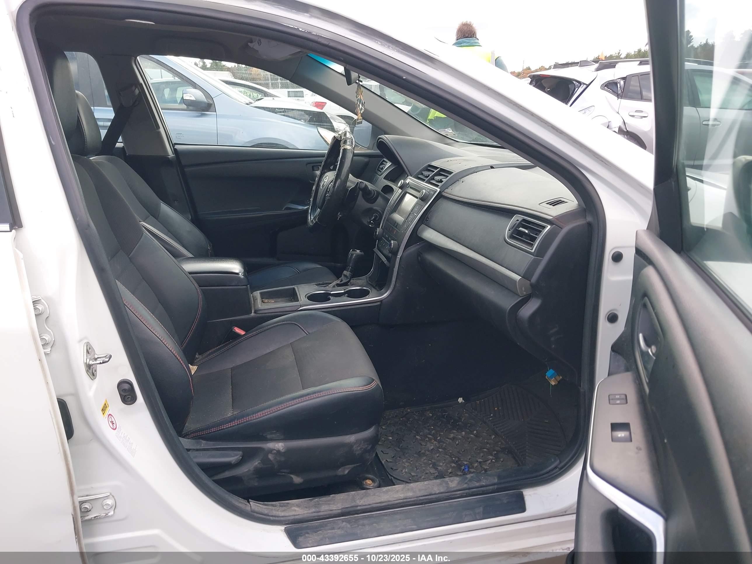 TOYOTA CAMRY image 5