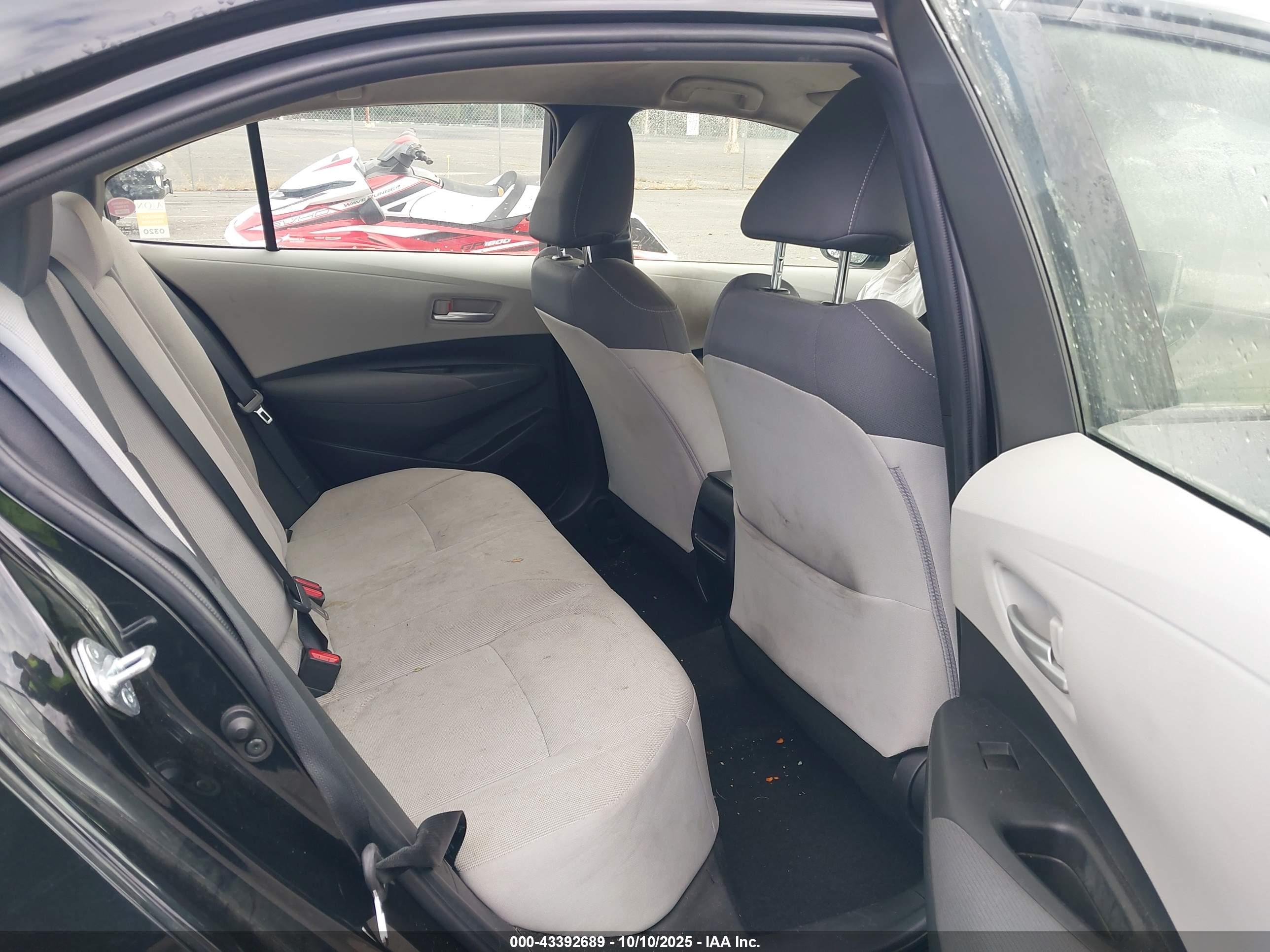 TOYOTA COROLLA image 8