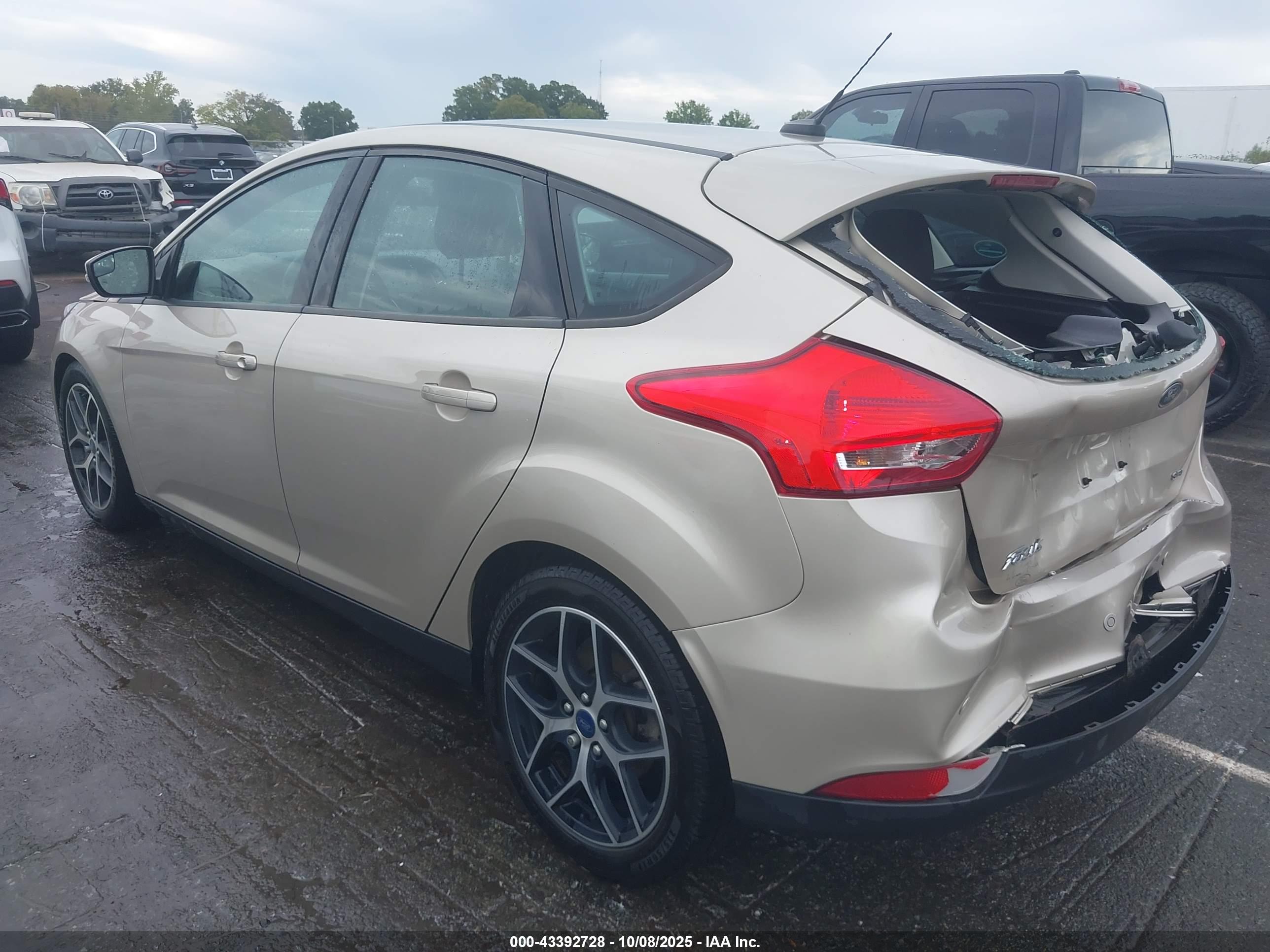FORD FOCUS image 3