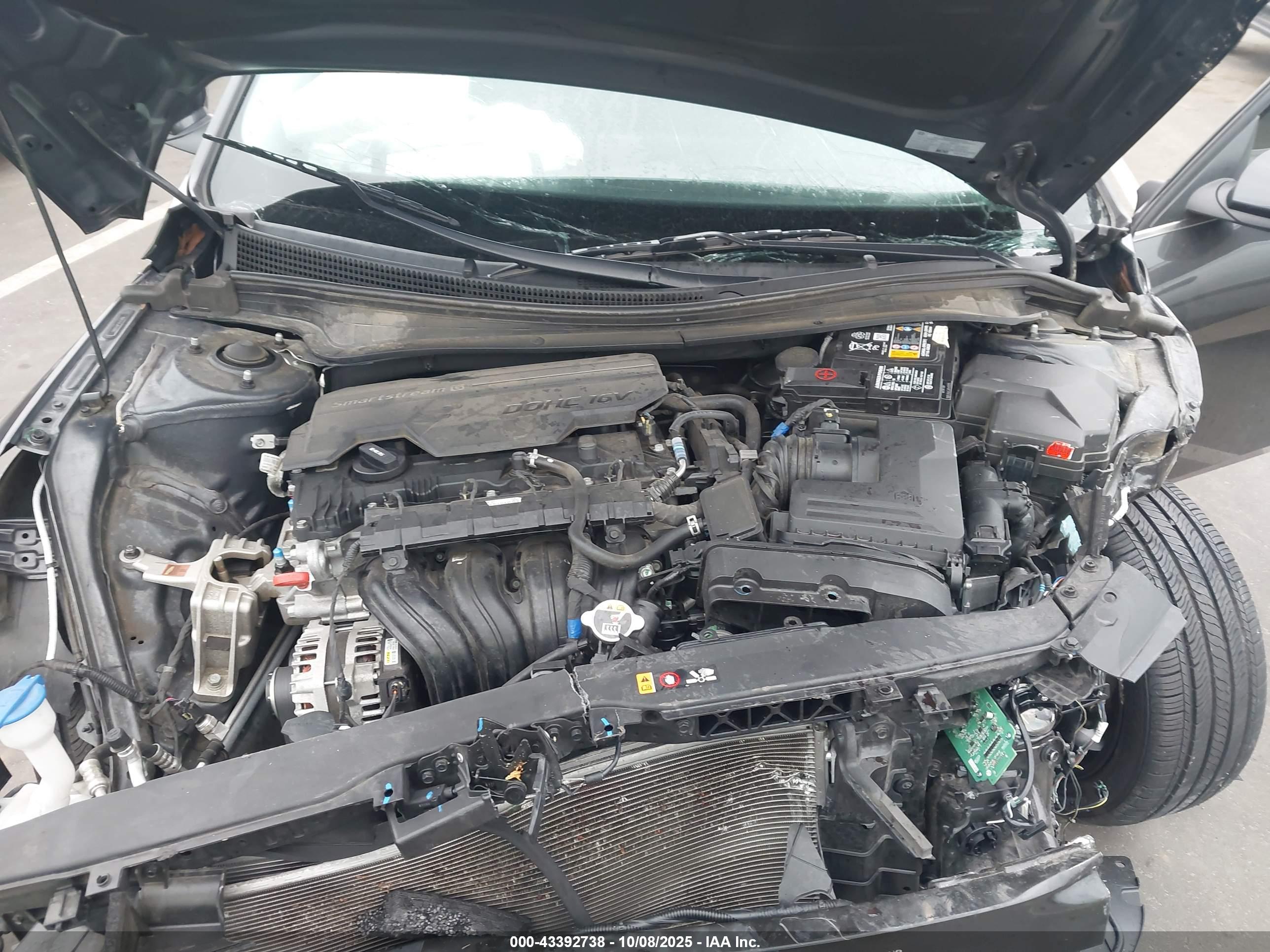 HYUNDAI ELANTRA image 10