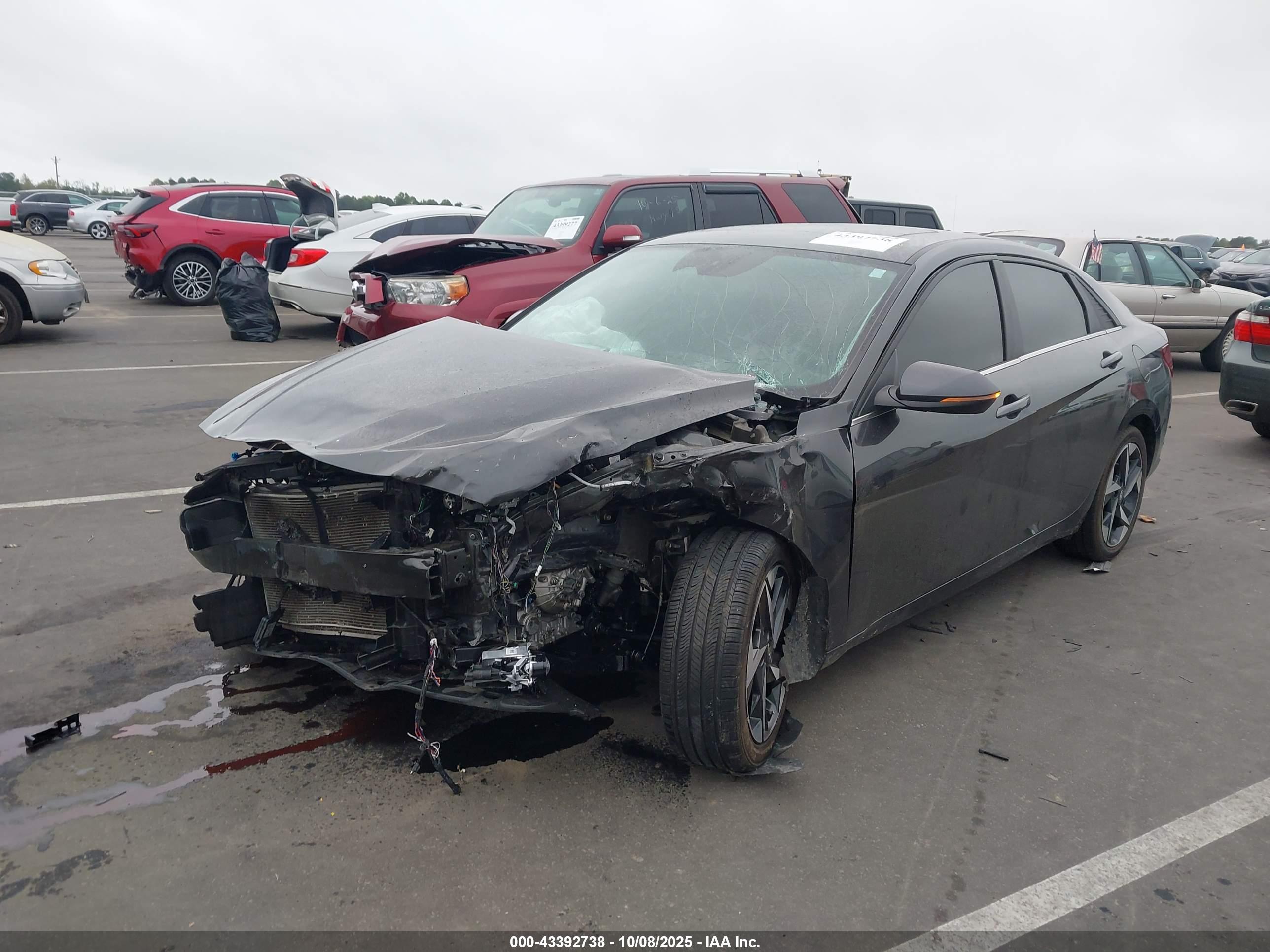 HYUNDAI ELANTRA image 2