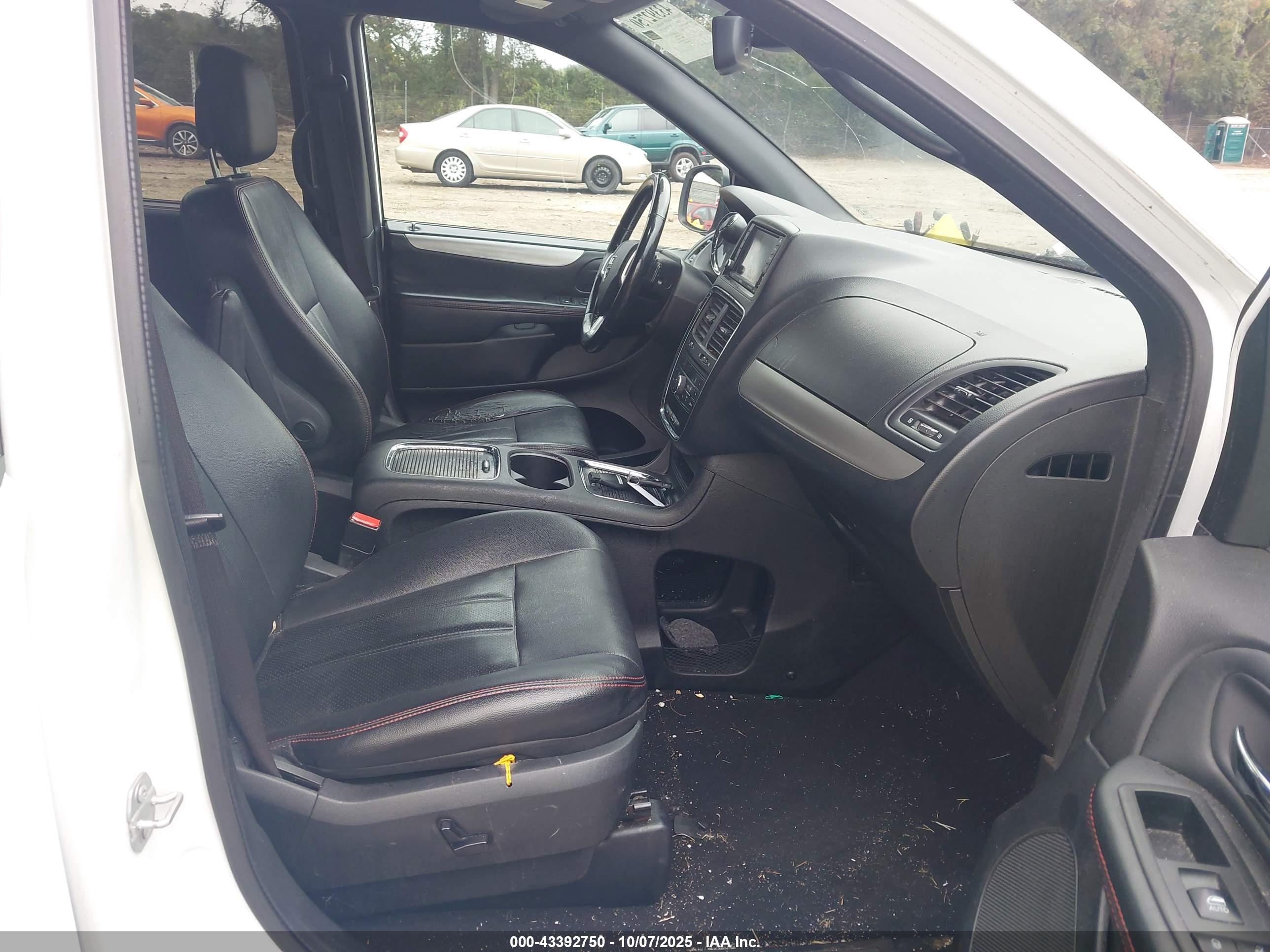 DODGE GRAND image 5