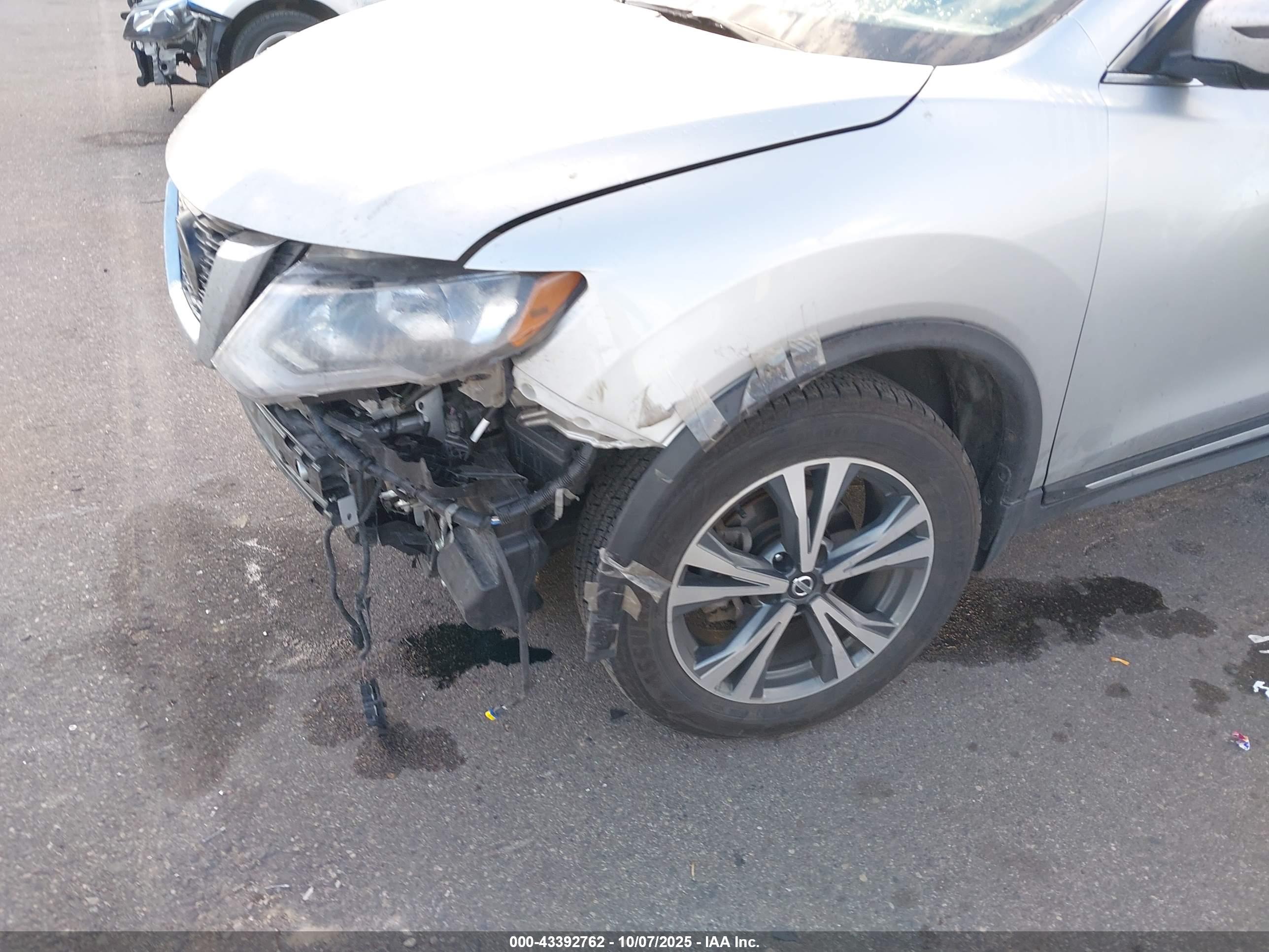 NISSAN ROGUE image 6