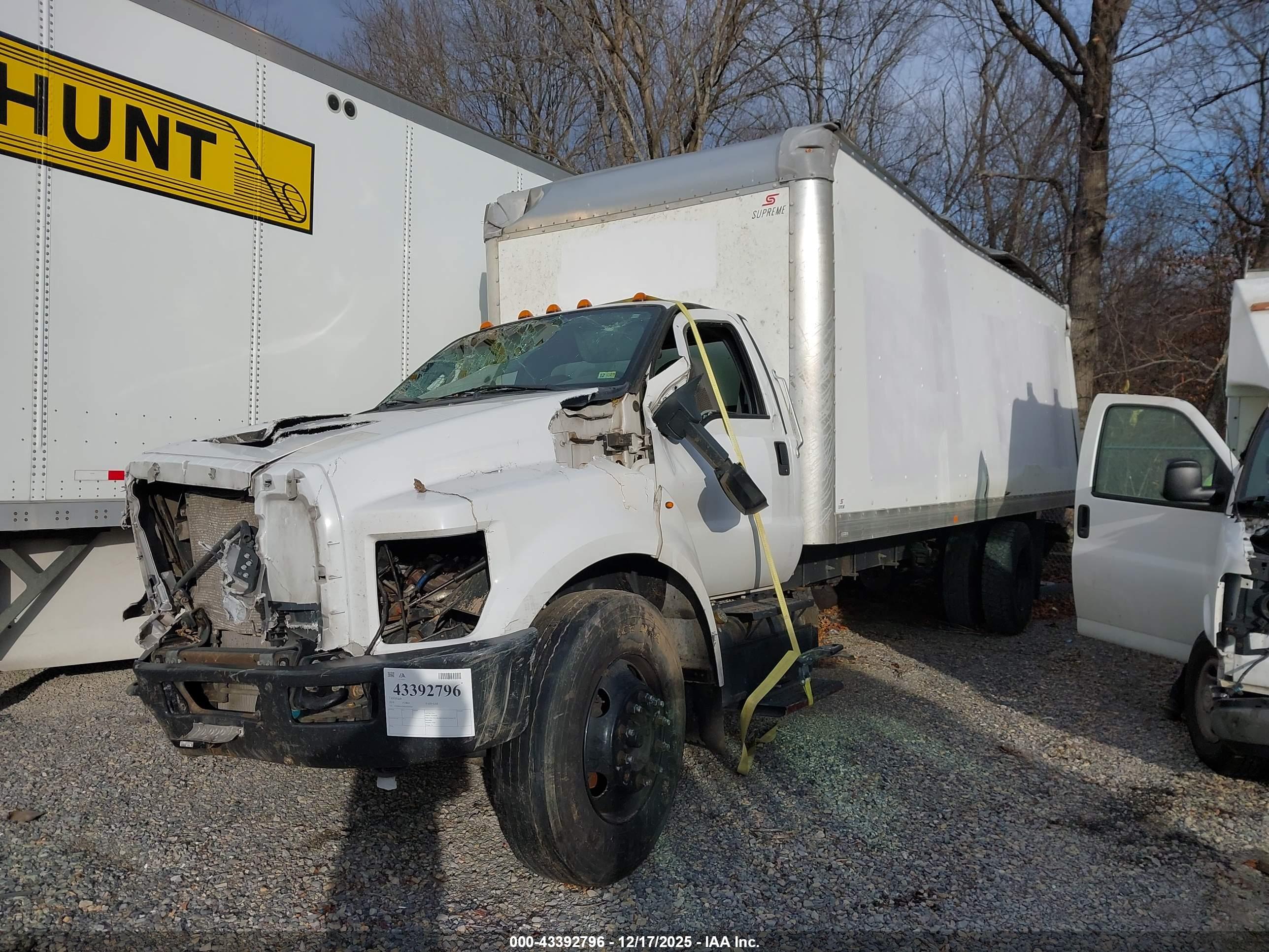 FORD F-650 image 2