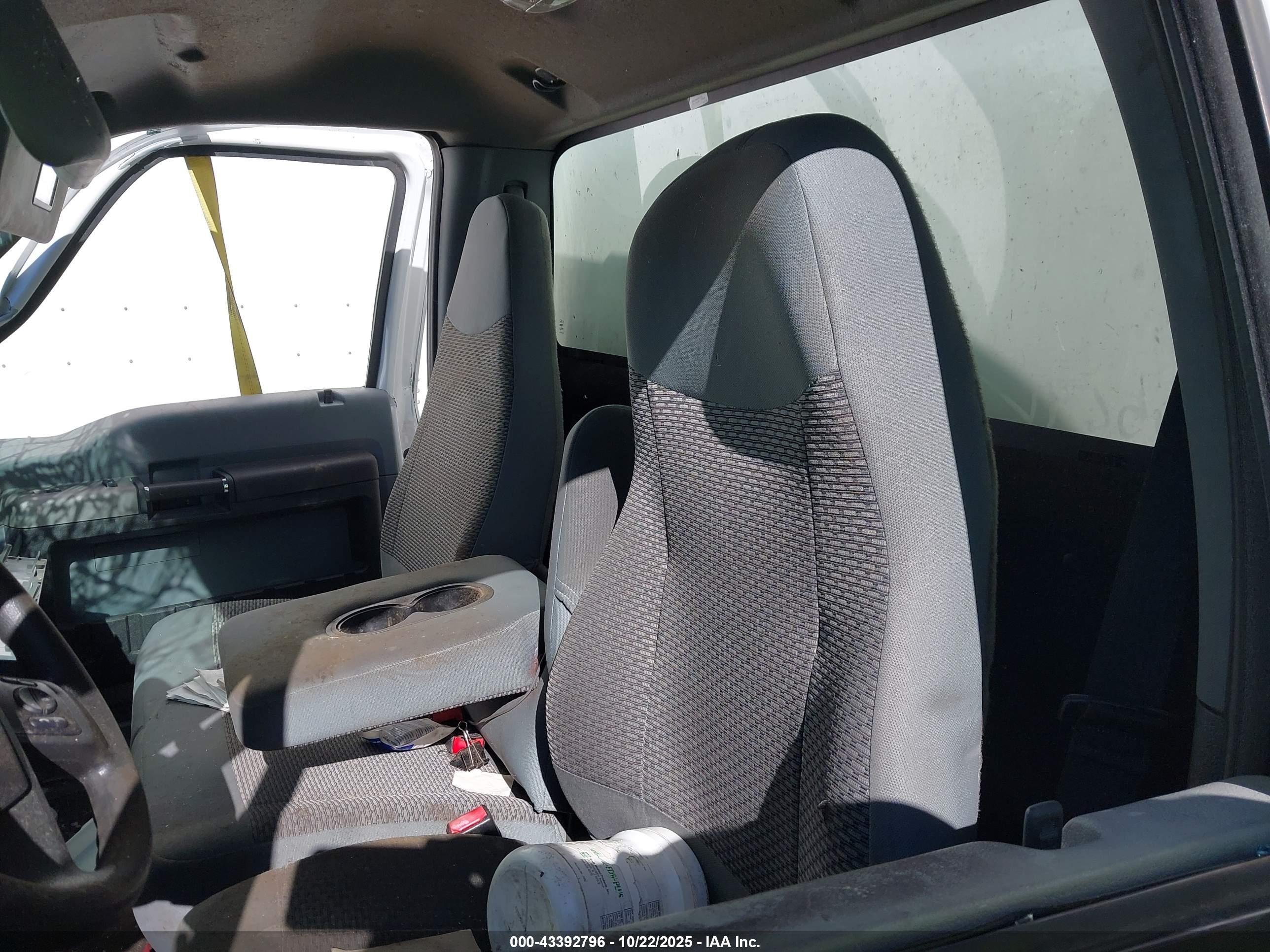 FORD F-650 image 5