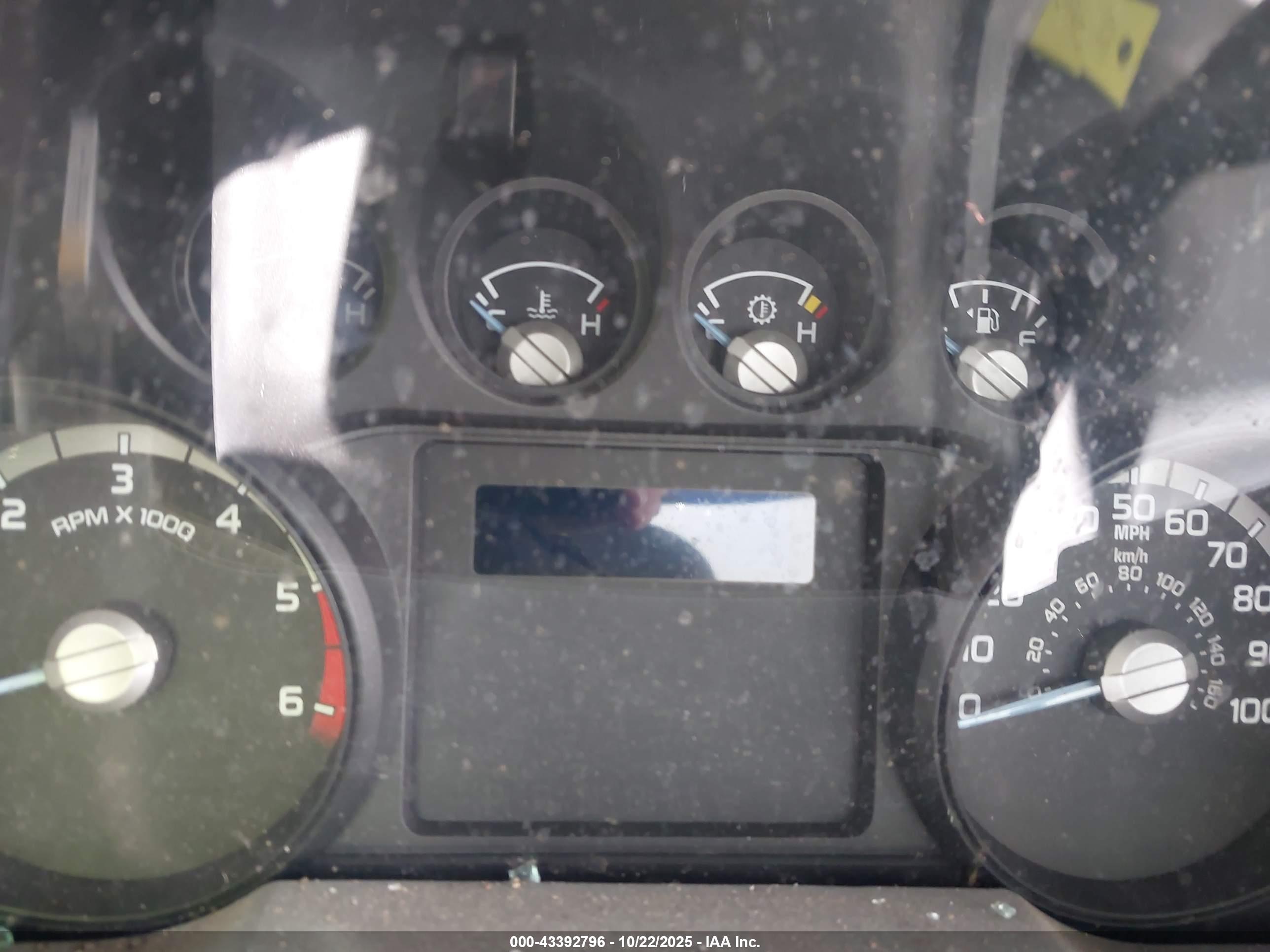 FORD F-650 image 6