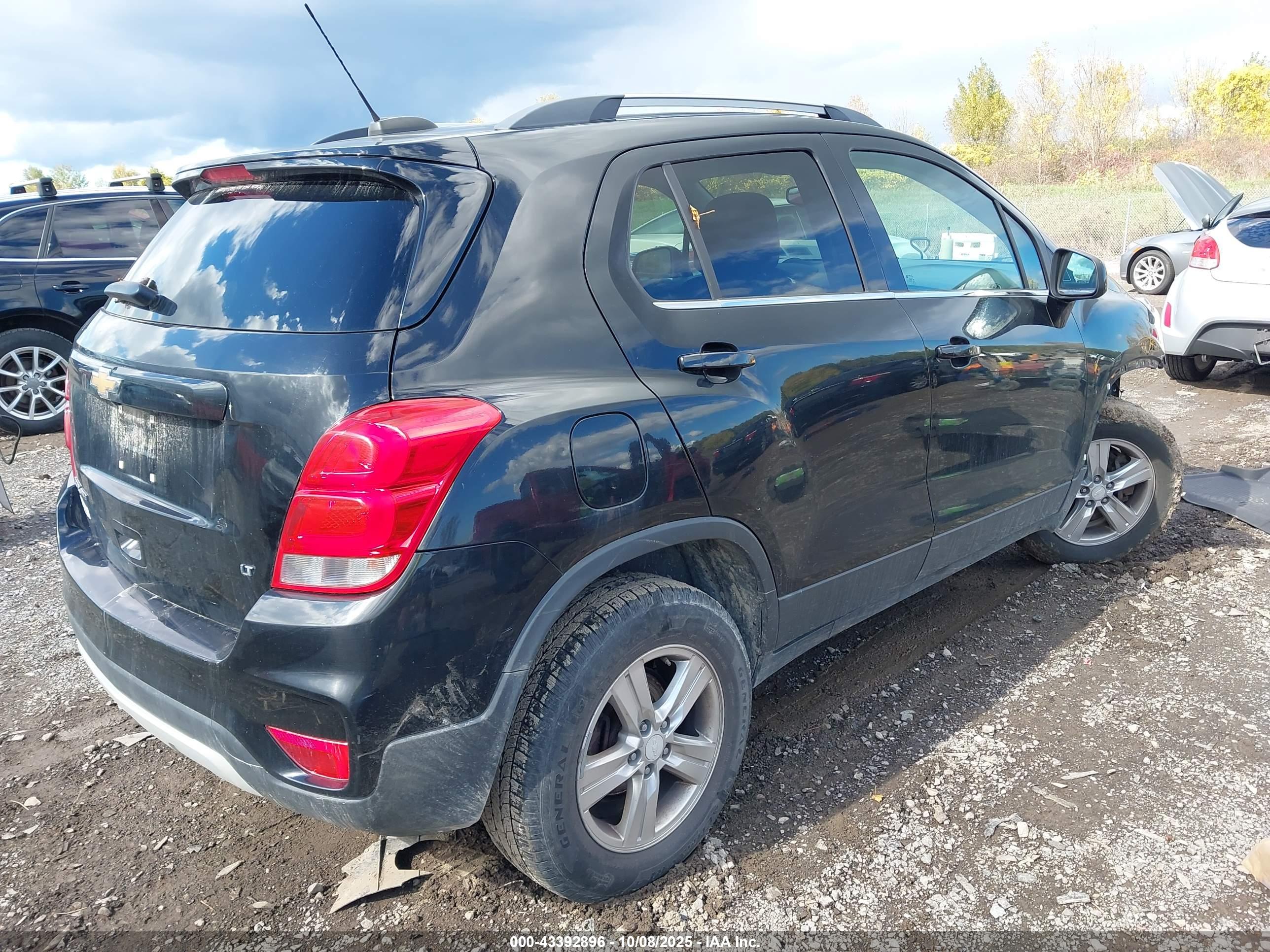 CHEVROLET TRAX image 4
