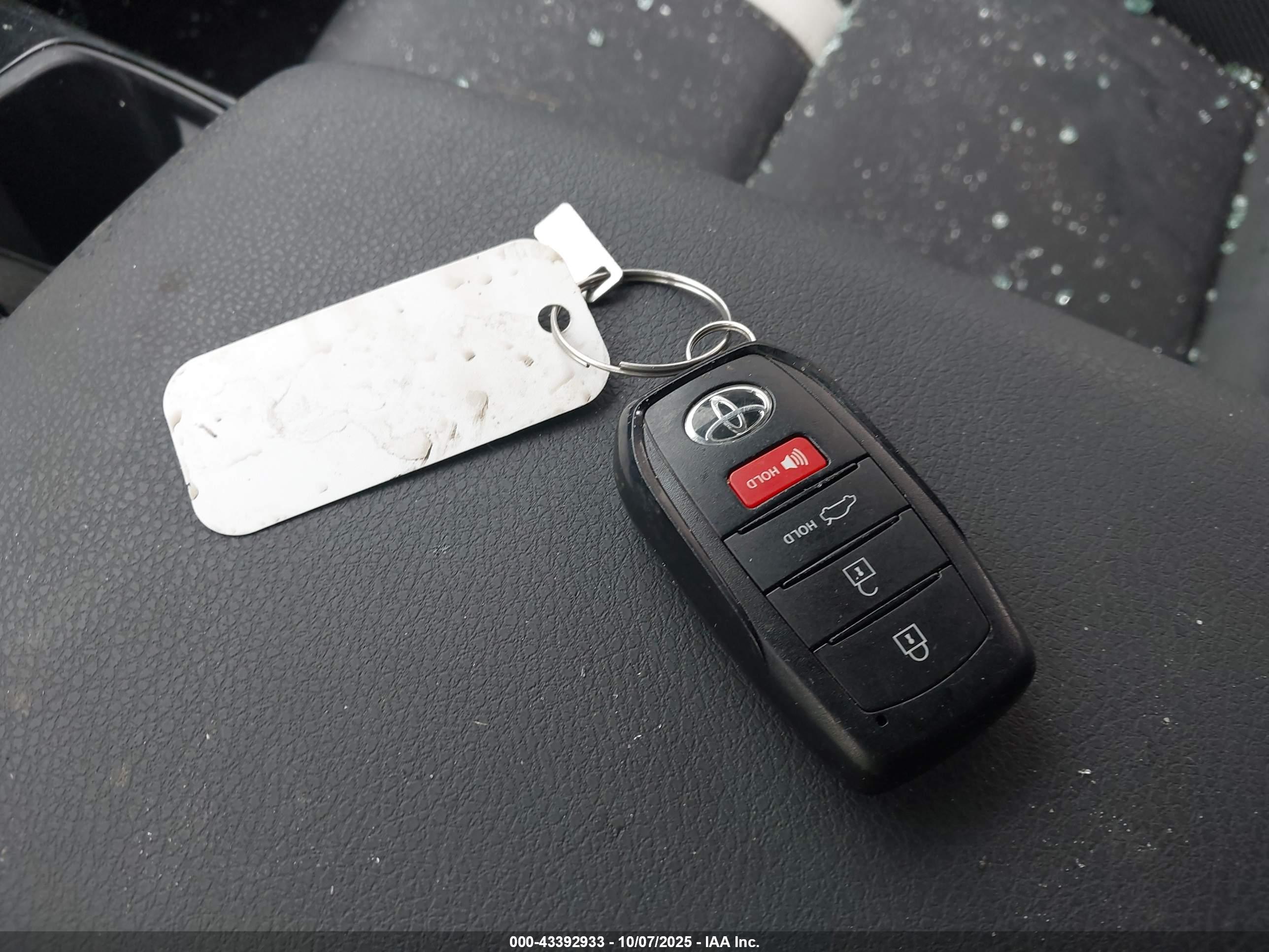 TOYOTA CAMRY image 11