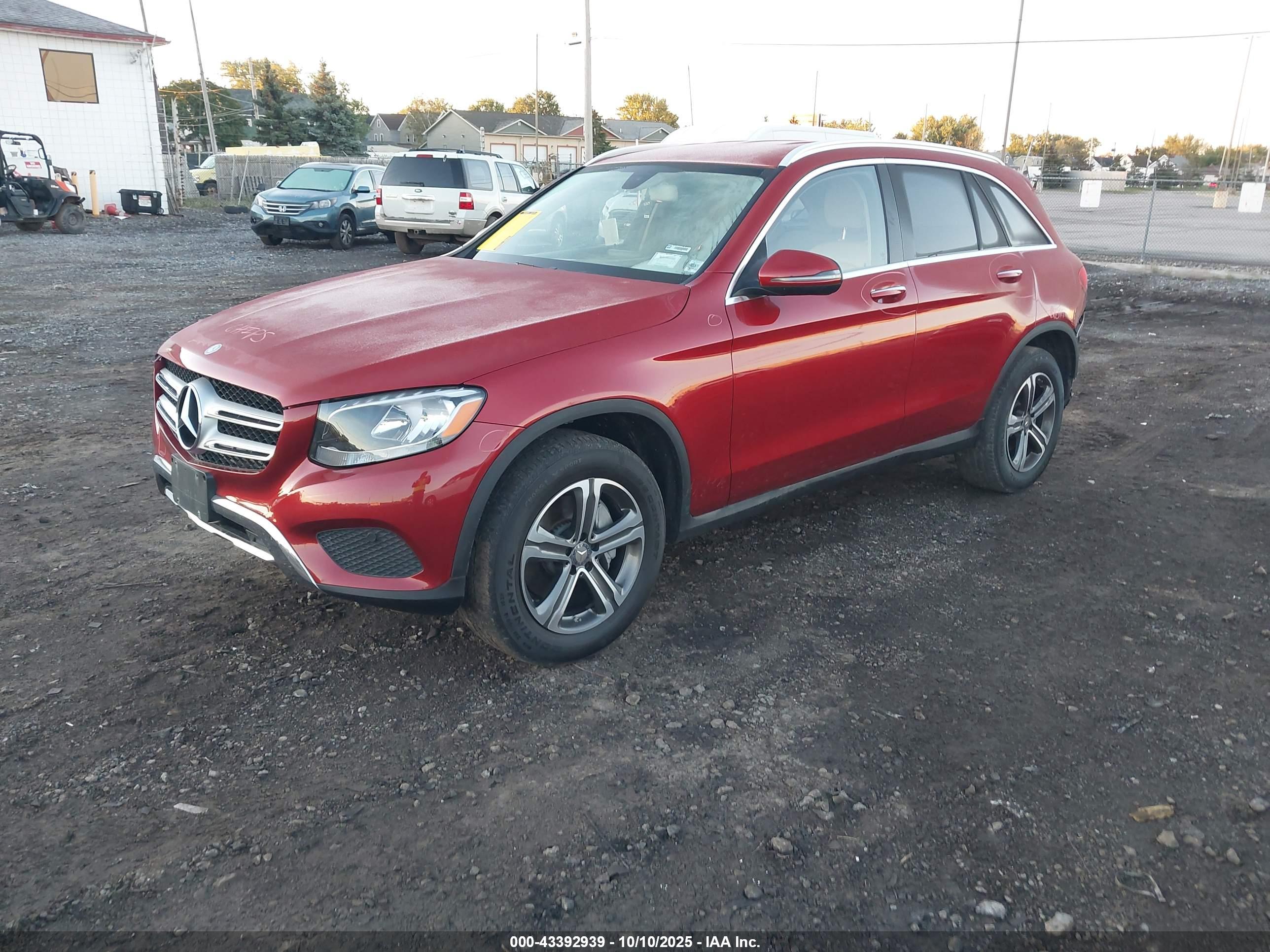 MERCEDES-BENZ GLC image 2
