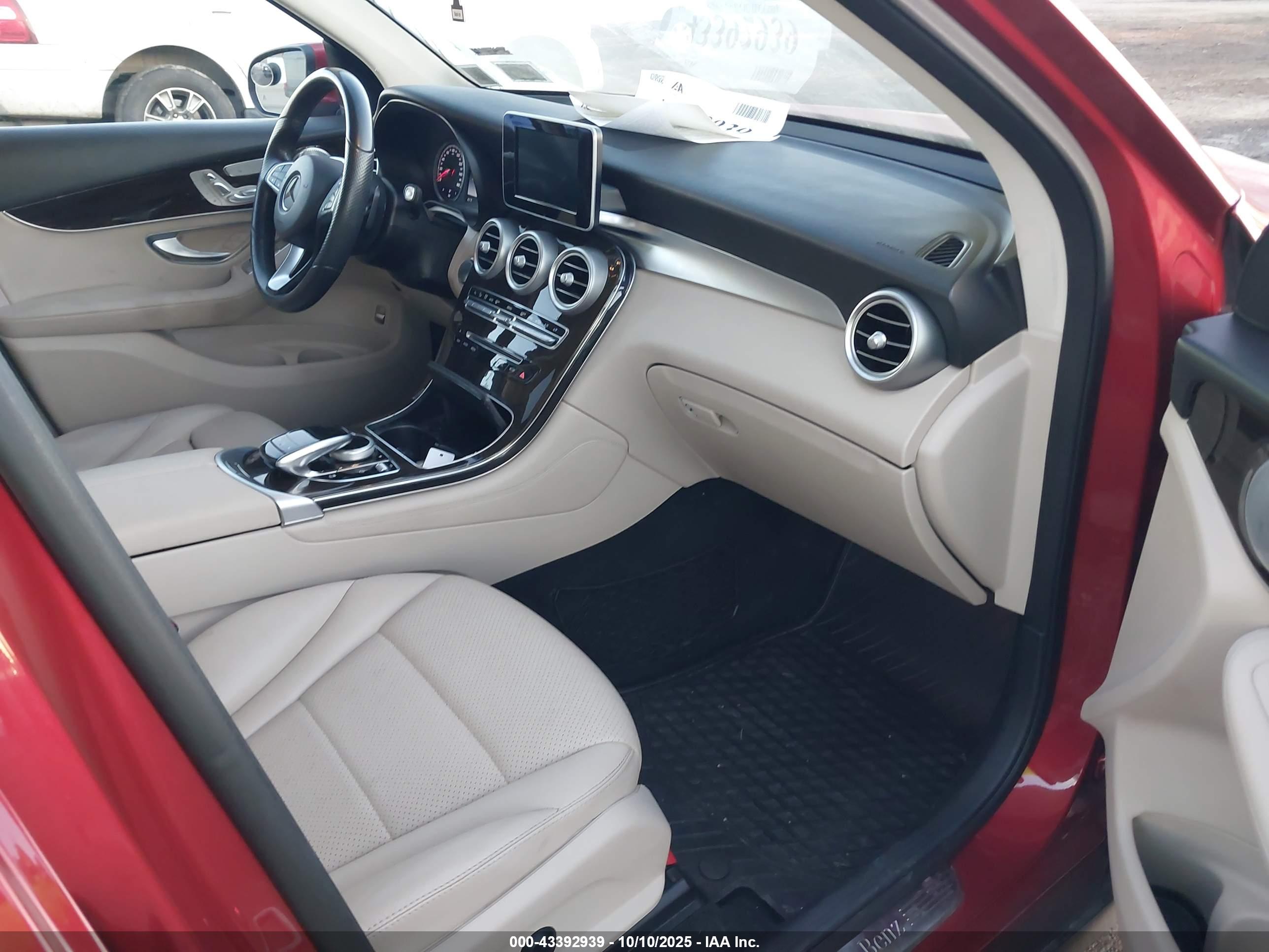 MERCEDES-BENZ GLC image 5