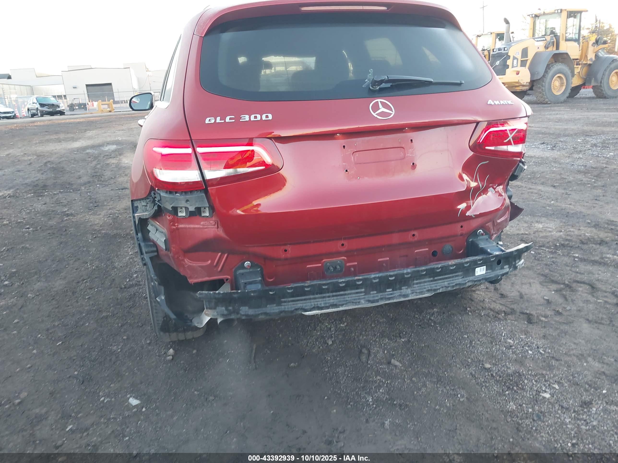MERCEDES-BENZ GLC image 6