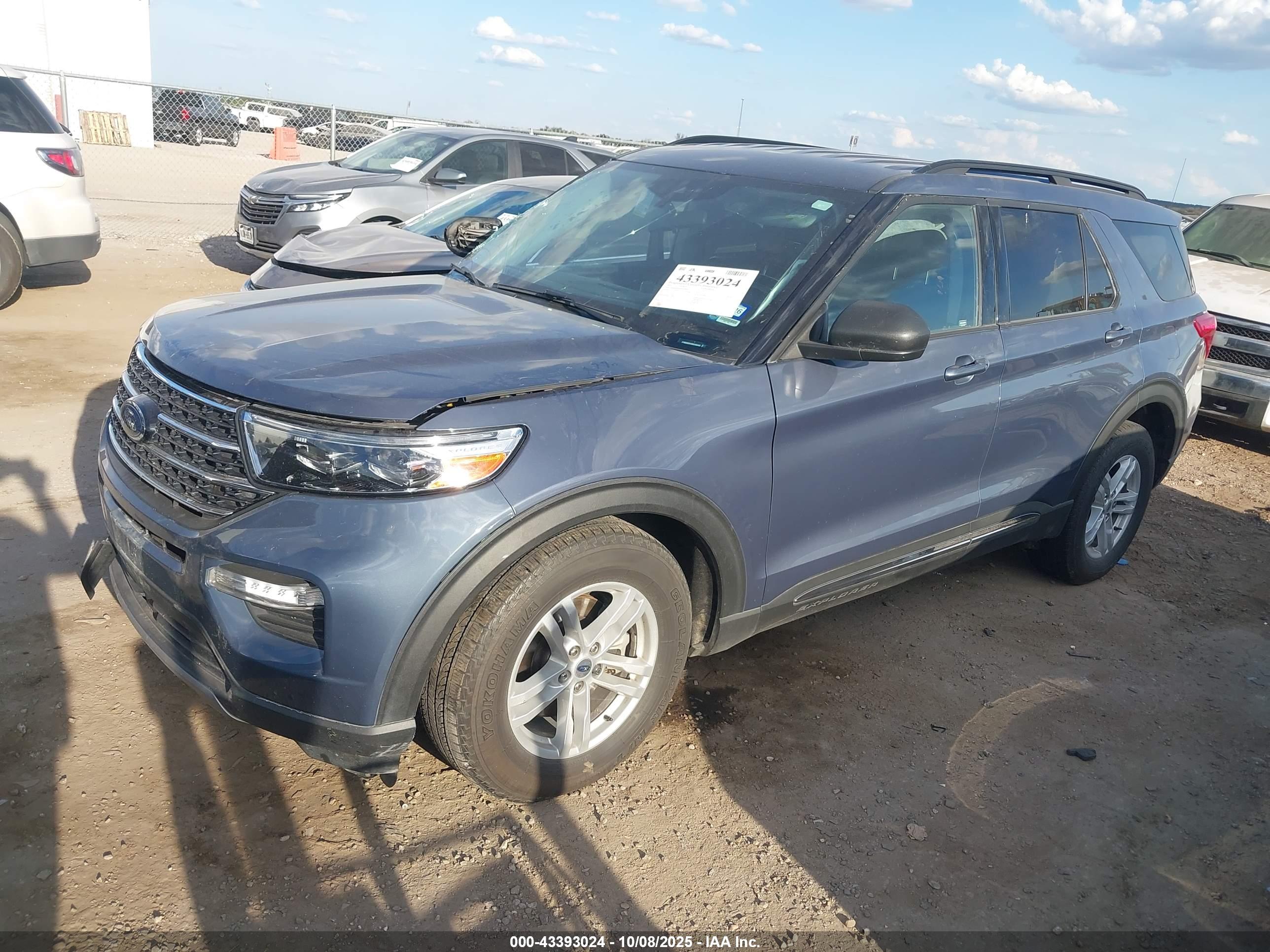 FORD EXPLORER image 2