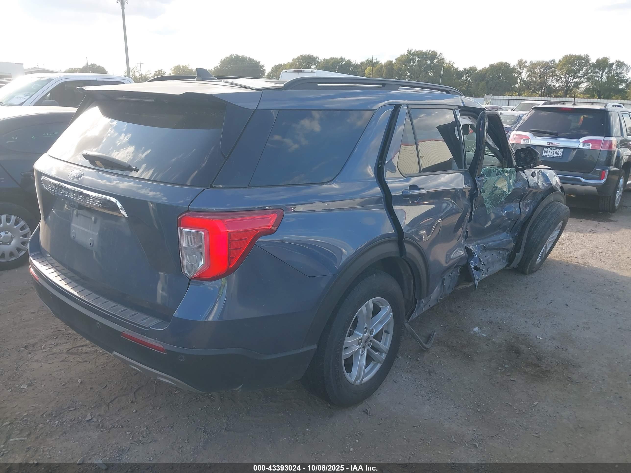 FORD EXPLORER image 4