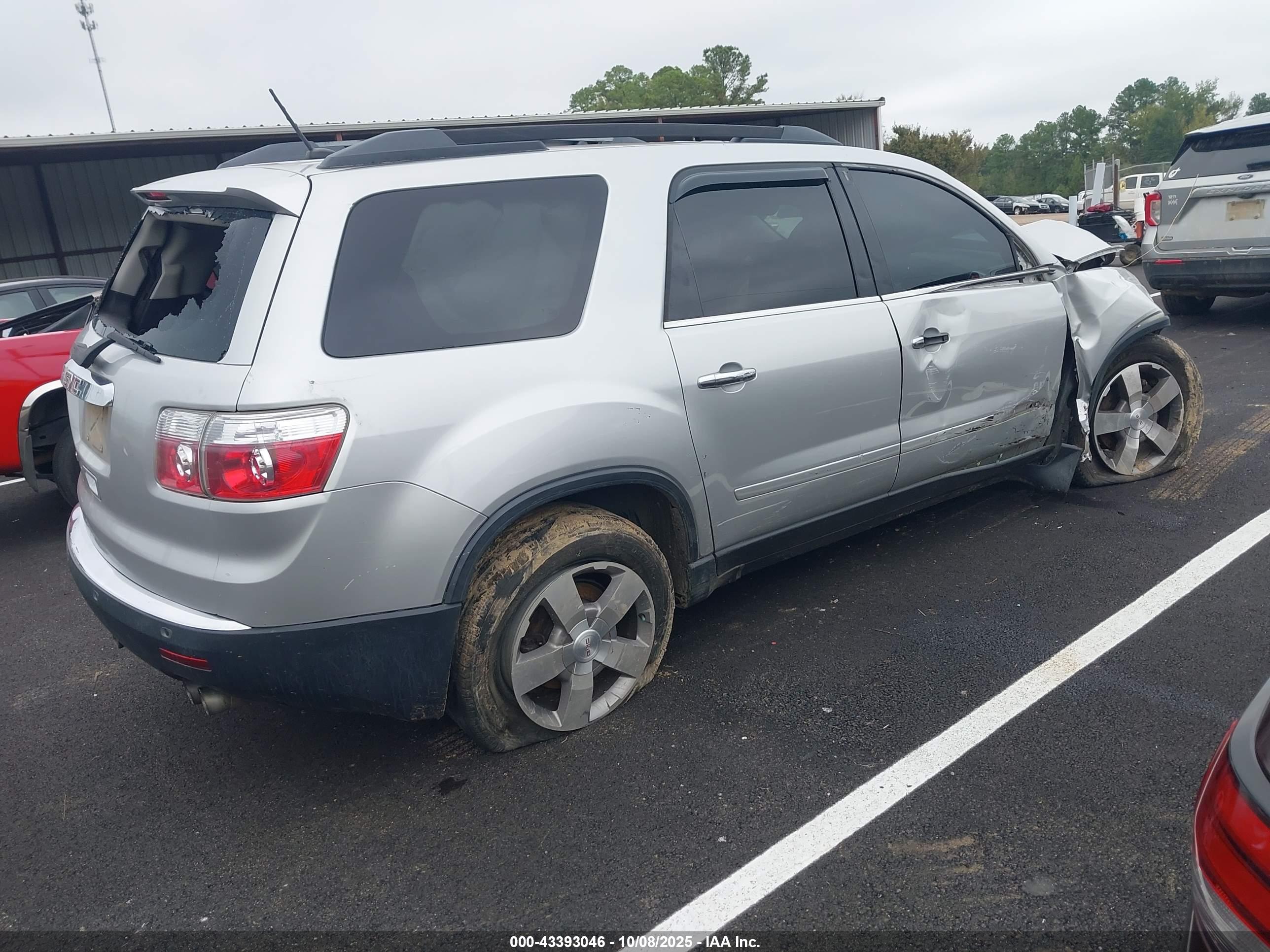 GMC ACADIA image 4