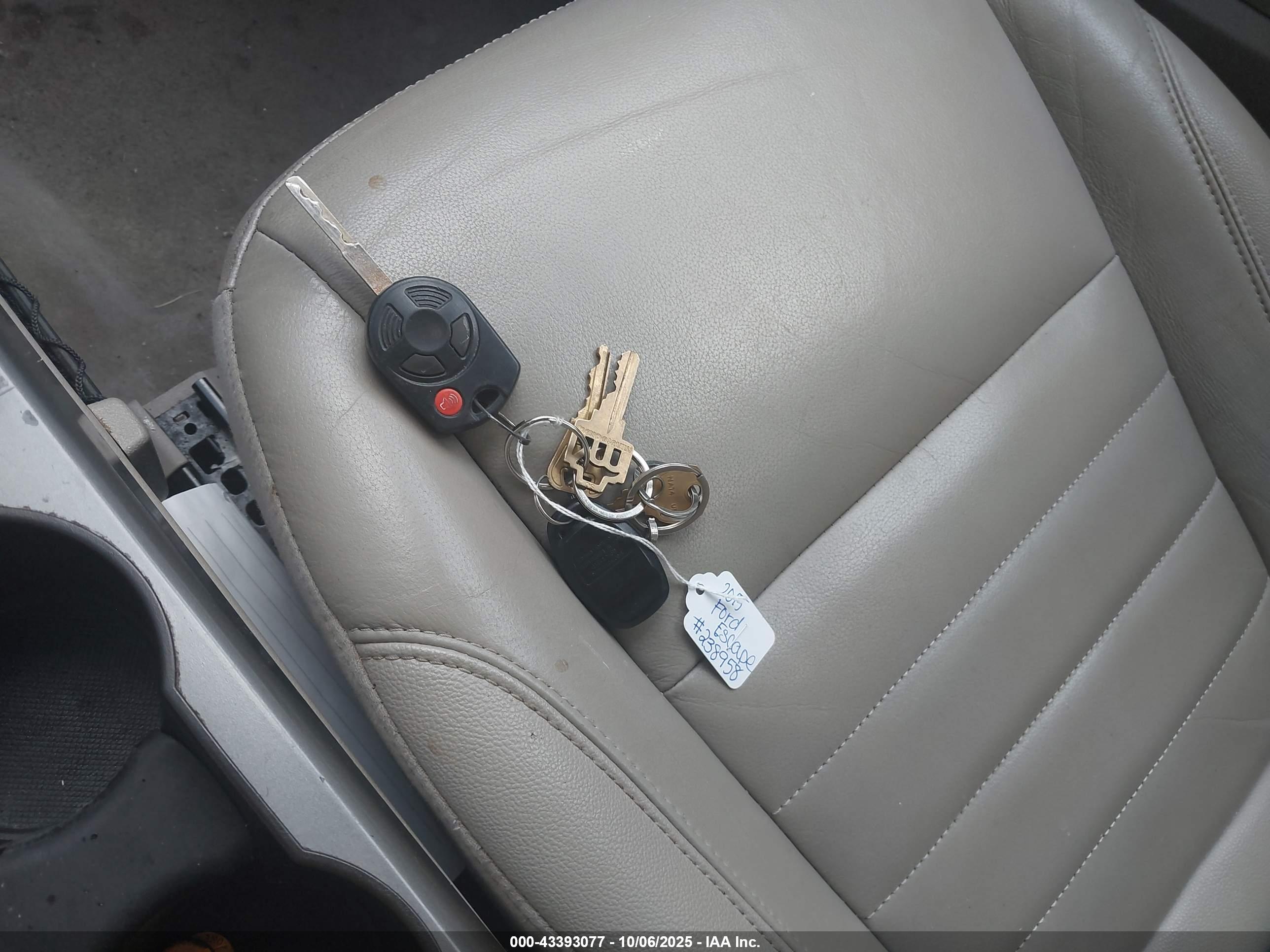 FORD ESCAPE image 11