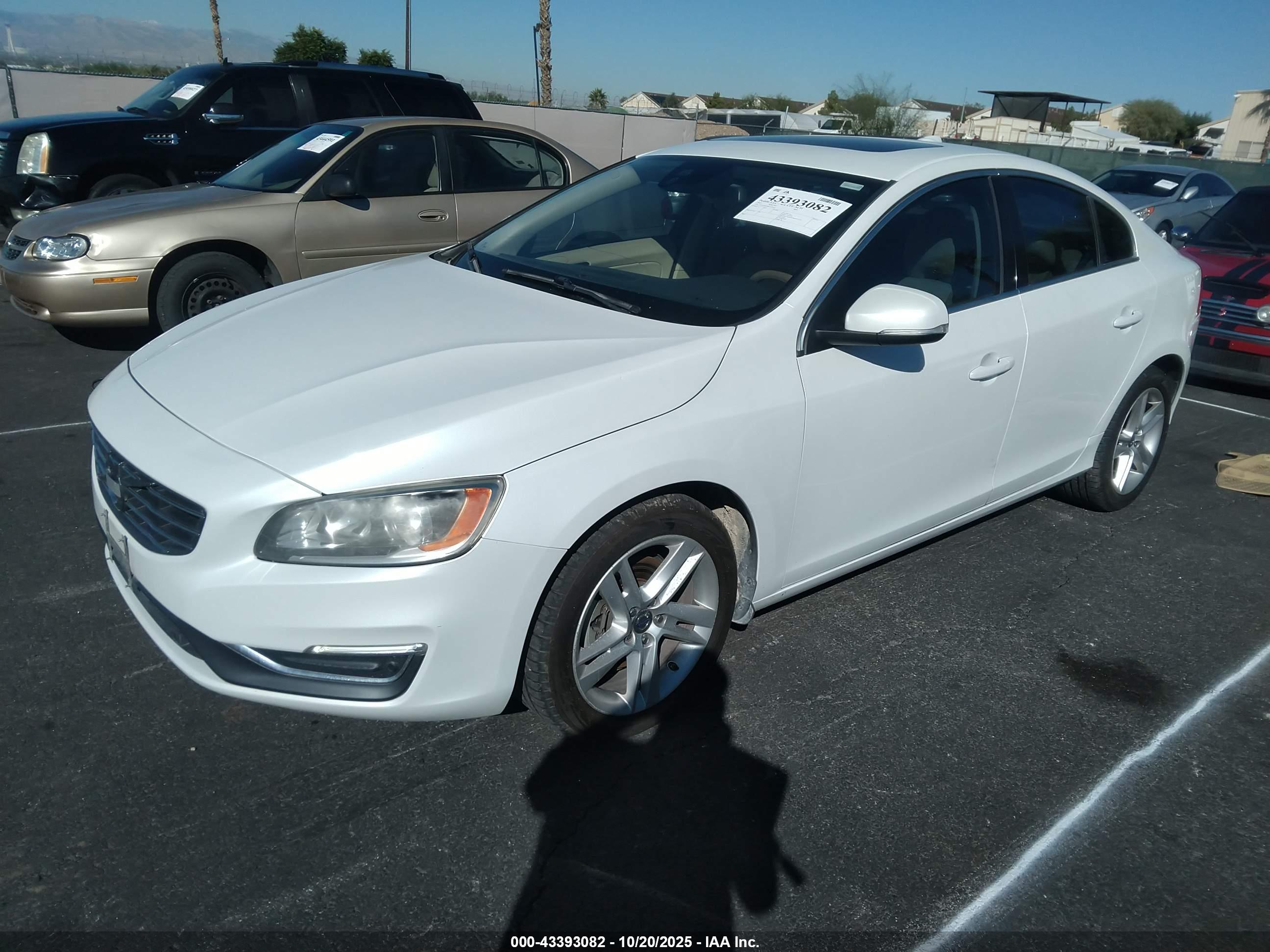 VOLVO S60 image 2